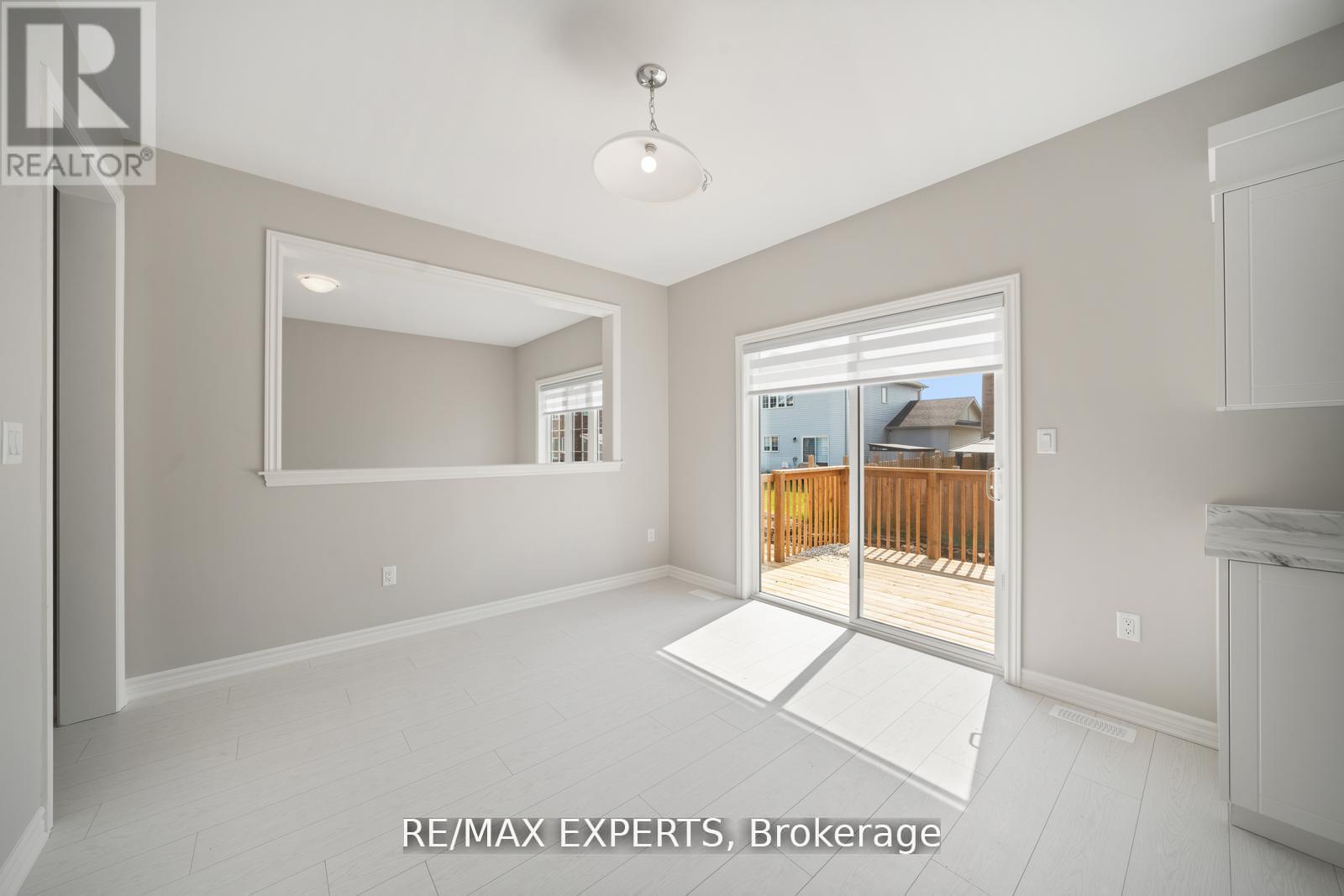 216 Cubitt Street, Clearview, Ontario  L0M 1S0 - Photo 15 - S12432512