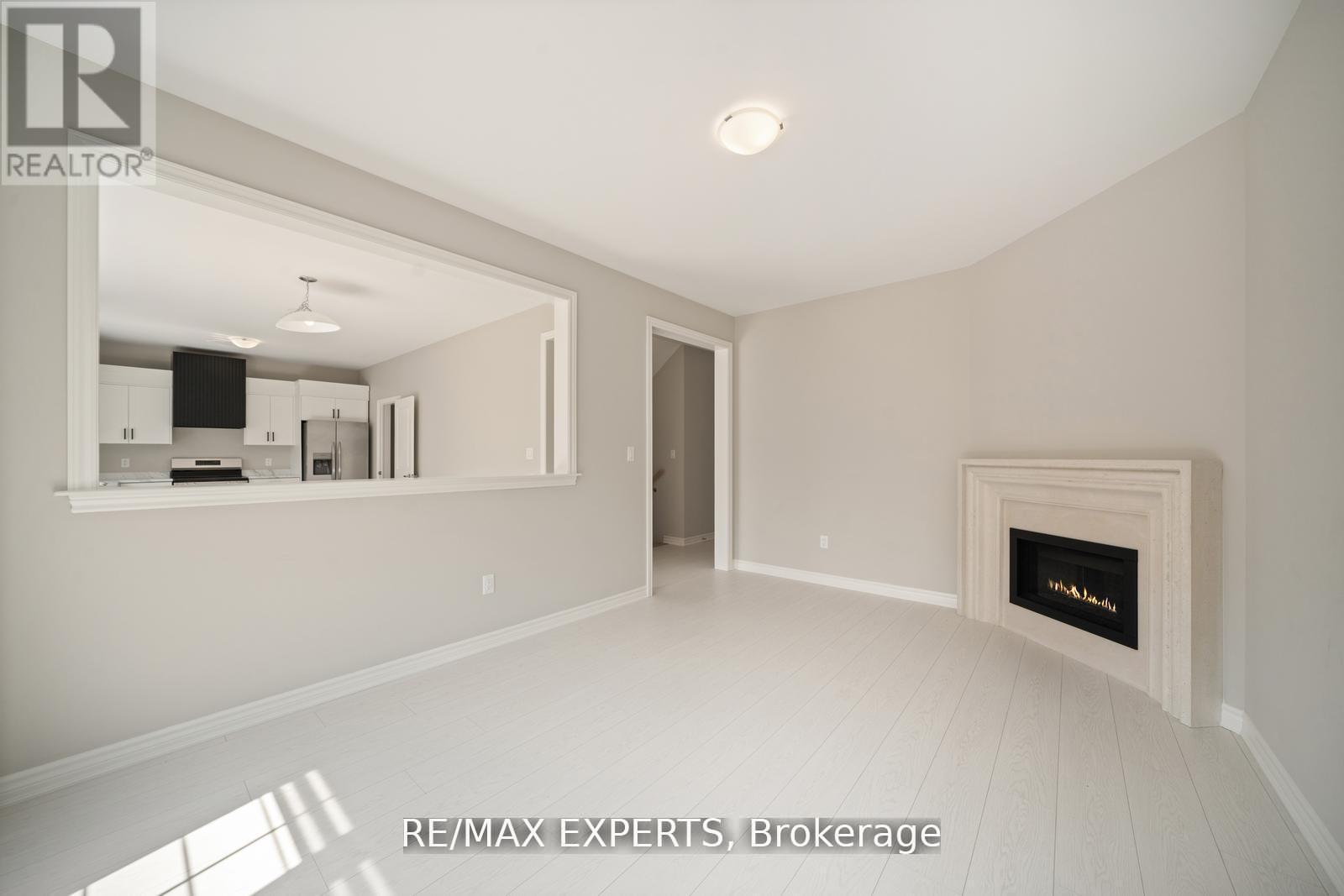 216 Cubitt Street, Clearview, Ontario  L0M 1S0 - Photo 17 - S12432512