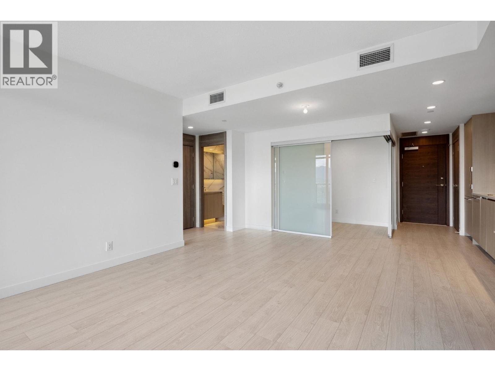 2x03 4880 Lougheed Highway, Burnaby, British Columbia  V5C 0N1 - Photo 7 - R3053642