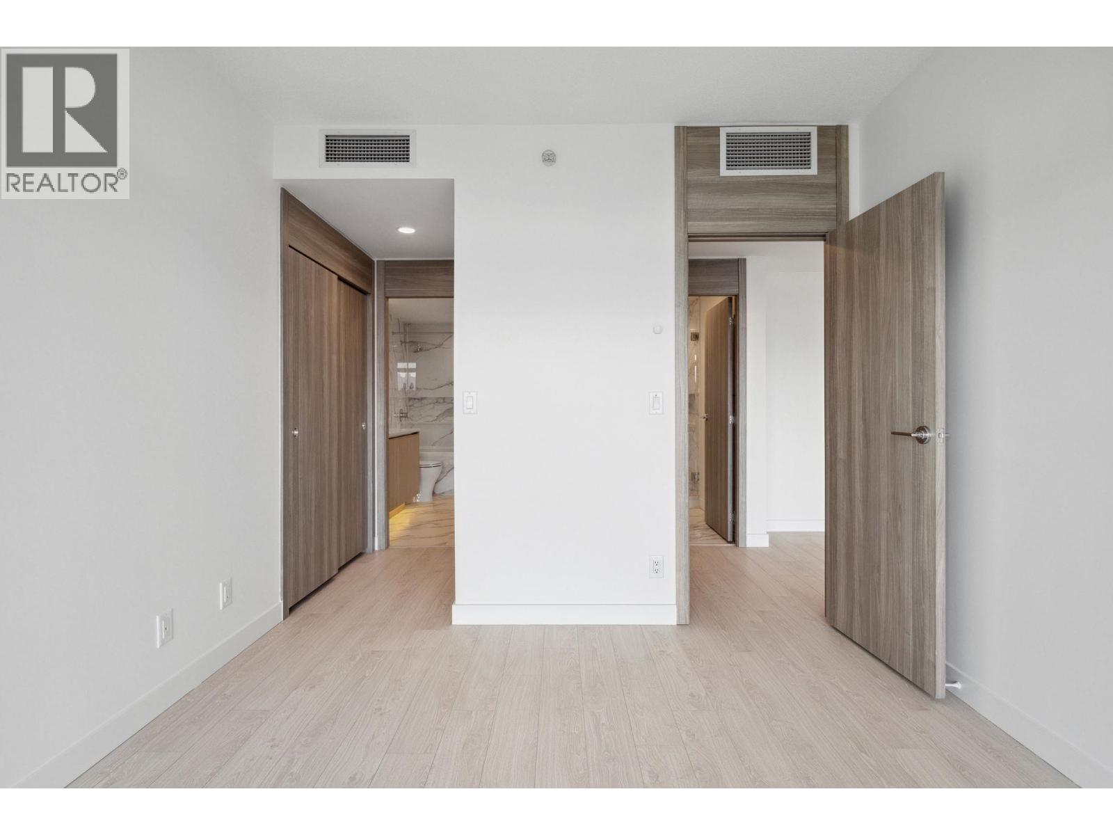 2x03 4880 Lougheed Highway, Burnaby, British Columbia  V5C 0N1 - Photo 9 - R3053642