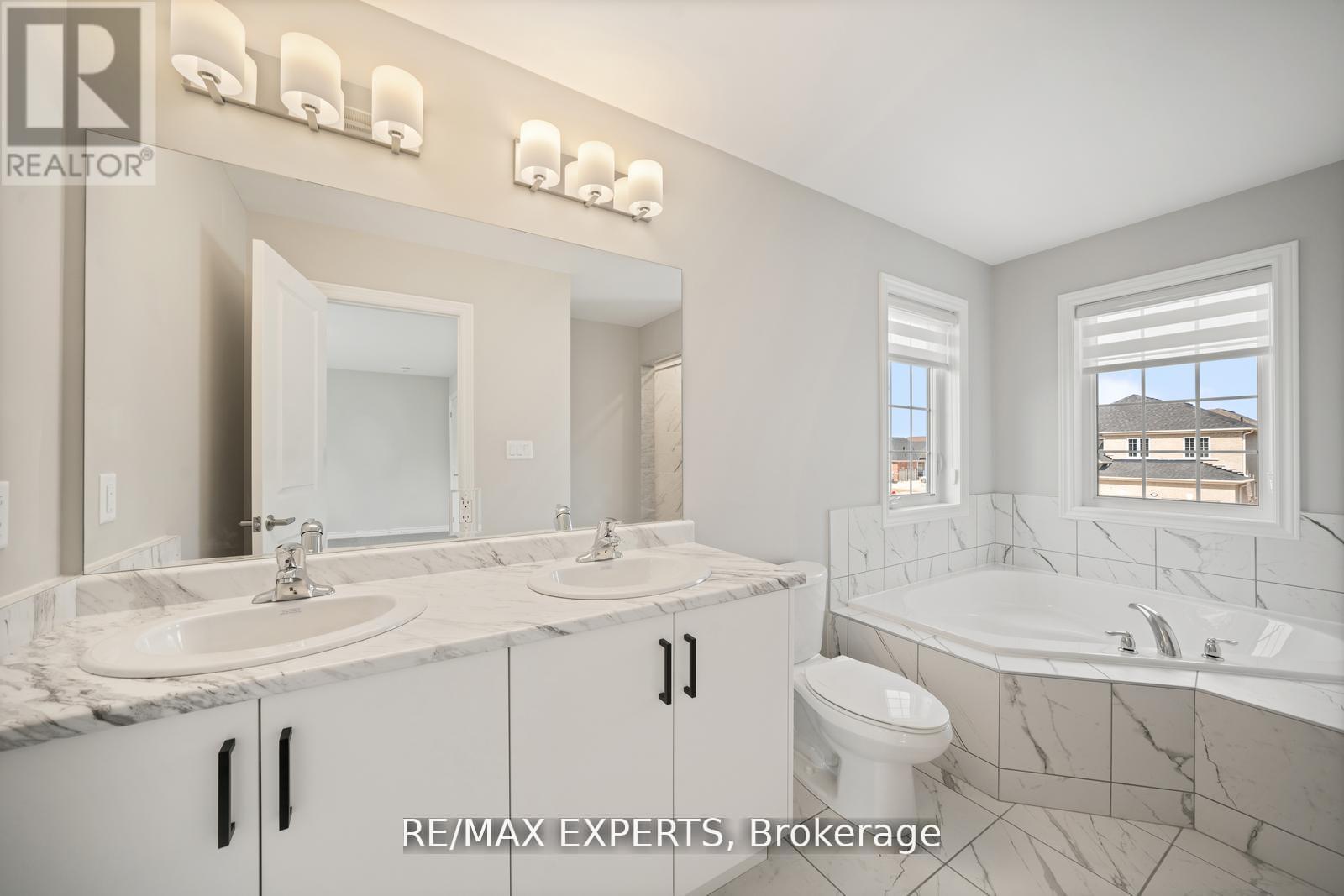 216 Cubitt Street, Clearview, Ontario  L0M 1S0 - Photo 31 - S12432512