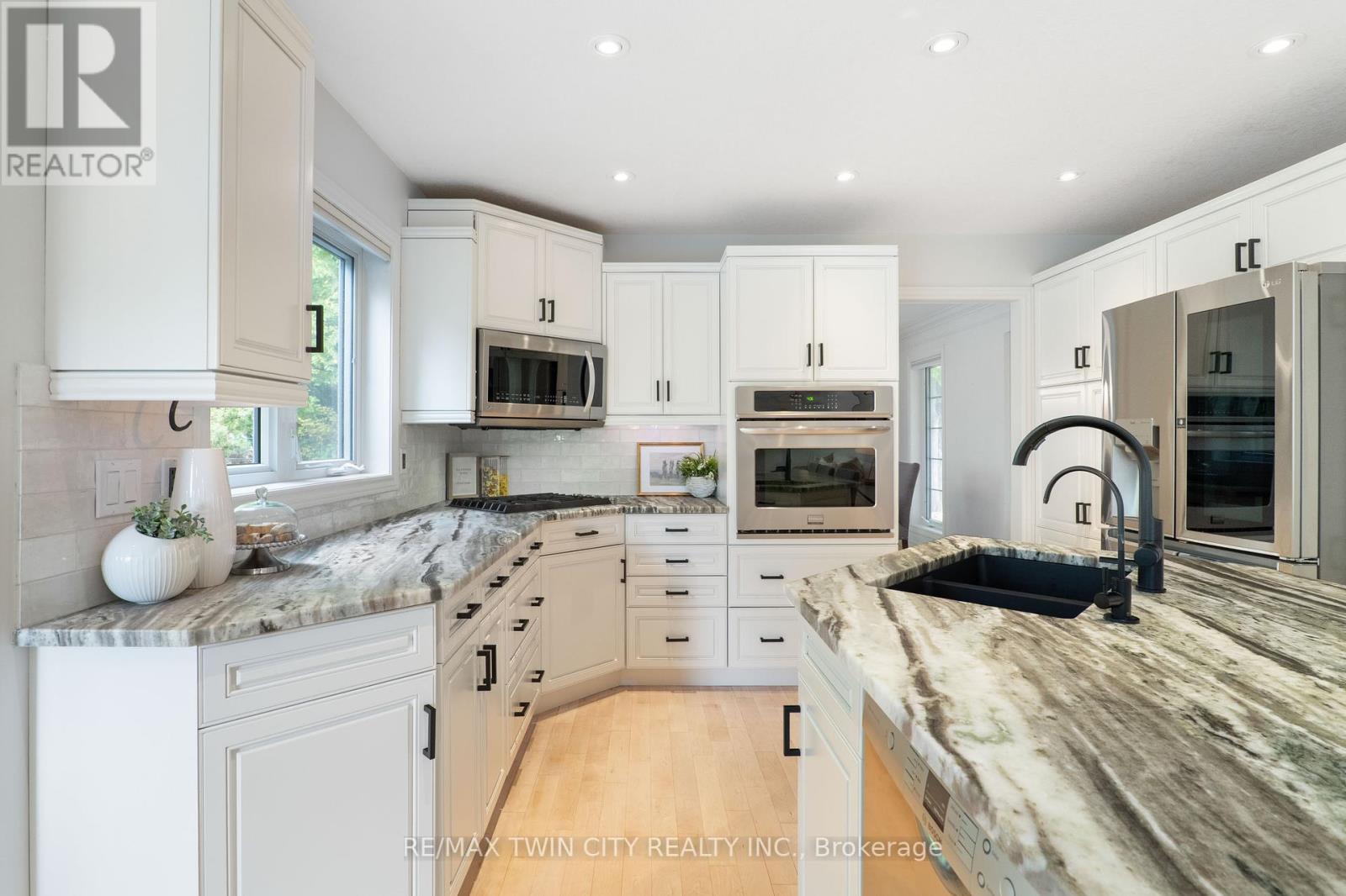 3224 Roseville Road, North Dumfries, Ontario  N0B 1E0 - Photo 27 - X12435028