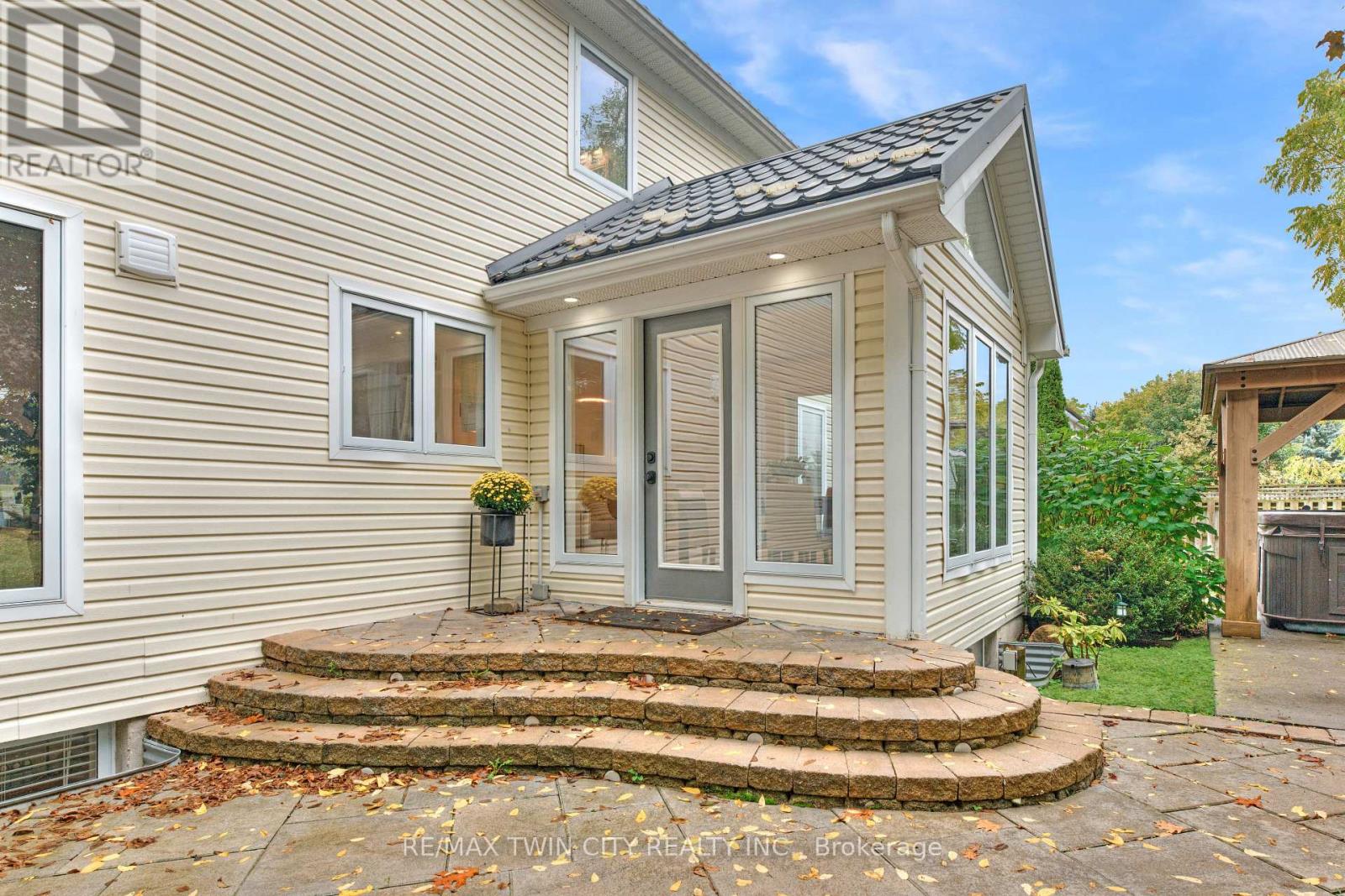3224 Roseville Road, North Dumfries, Ontario  N0B 1E0 - Photo 42 - X12435028