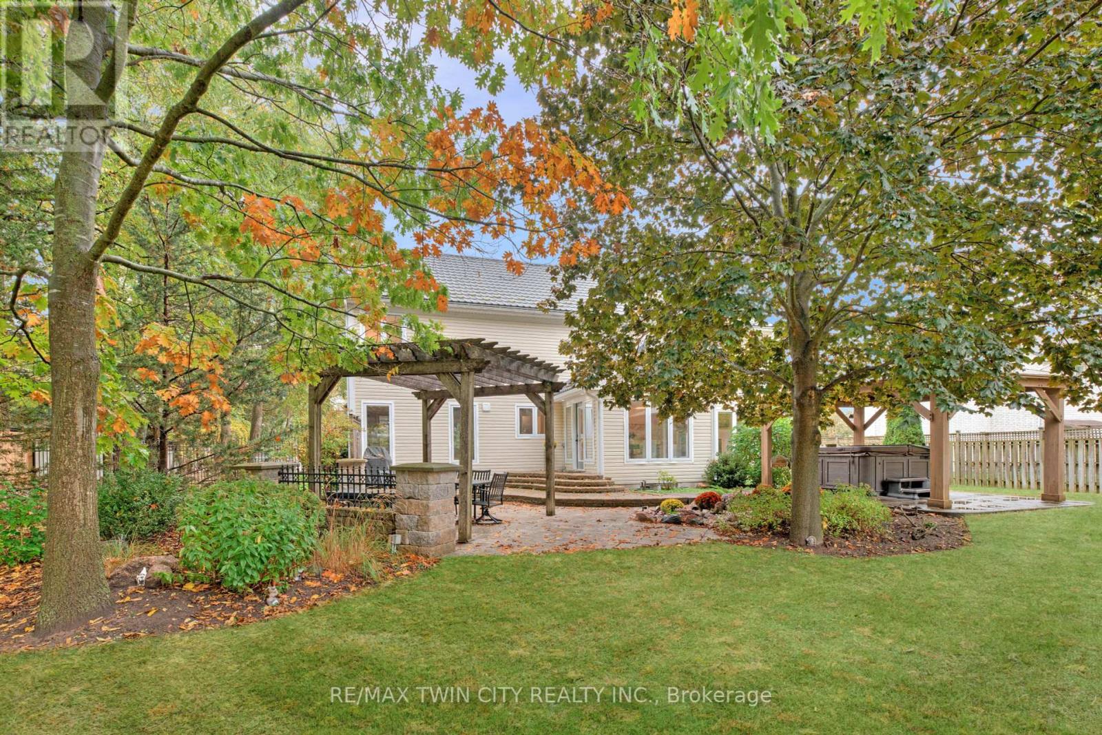 3224 Roseville Road, North Dumfries, Ontario  N0B 1E0 - Photo 8 - X12435028