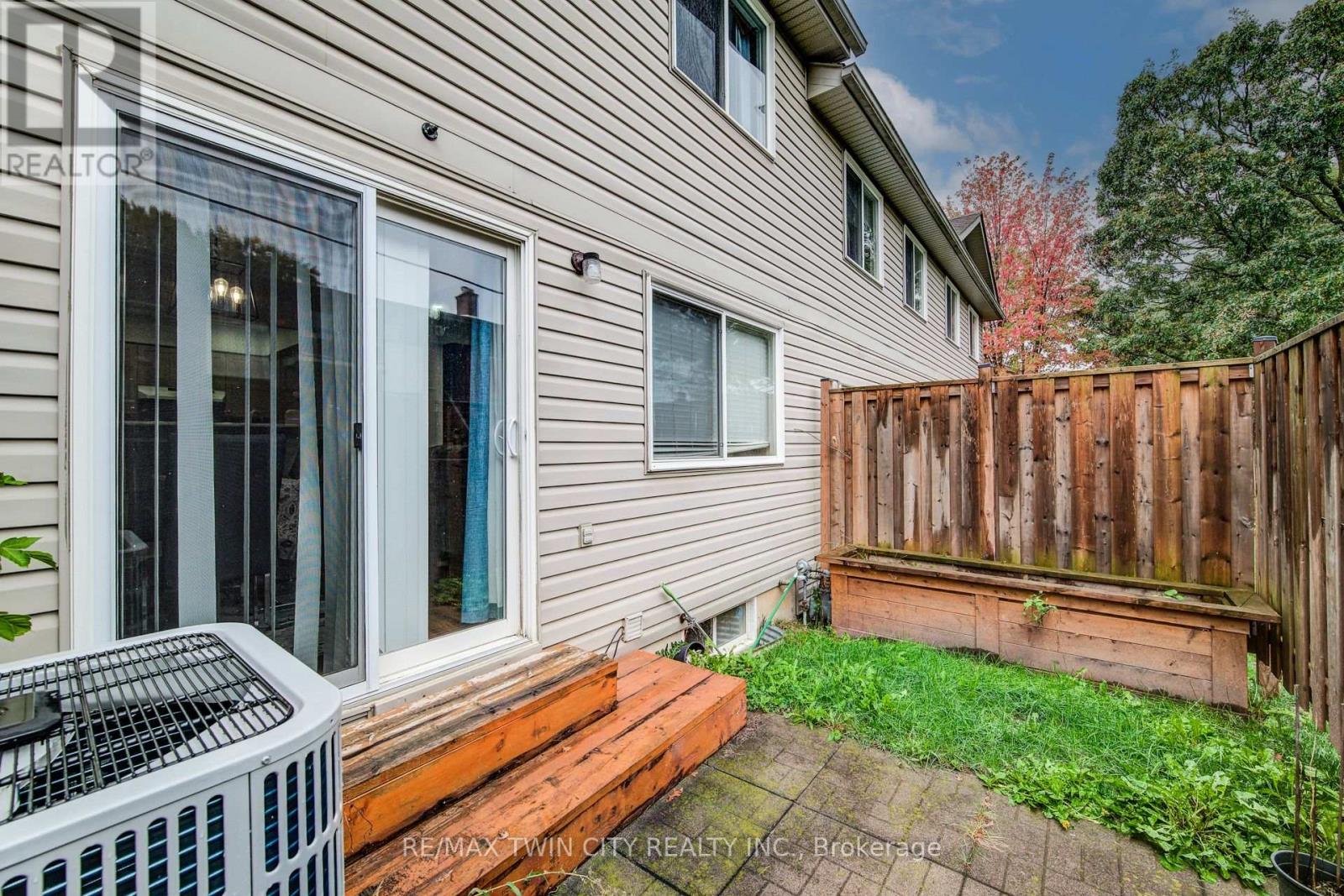 20 - 120 Dudhope Avenue, Cambridge, Ontario  N1R 4T7 - Photo 20 - X12435040