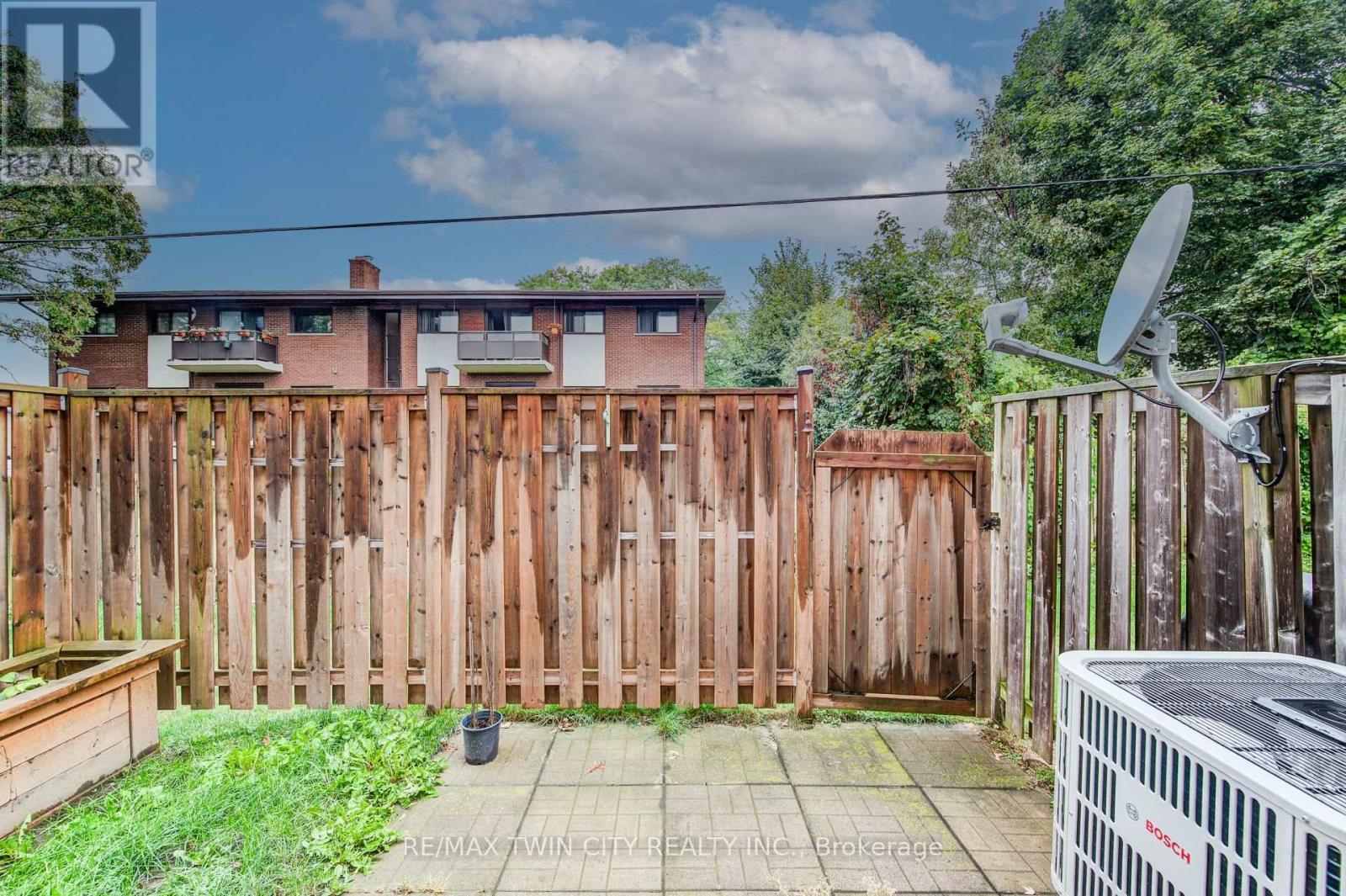 20 - 120 Dudhope Avenue, Cambridge, Ontario  N1R 4T7 - Photo 21 - X12435040