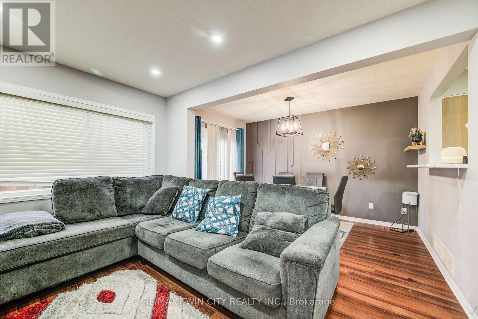 20 - 120 Dudhope Avenue, Cambridge, Ontario  N1R 4T7 - Photo 3 - X12435040