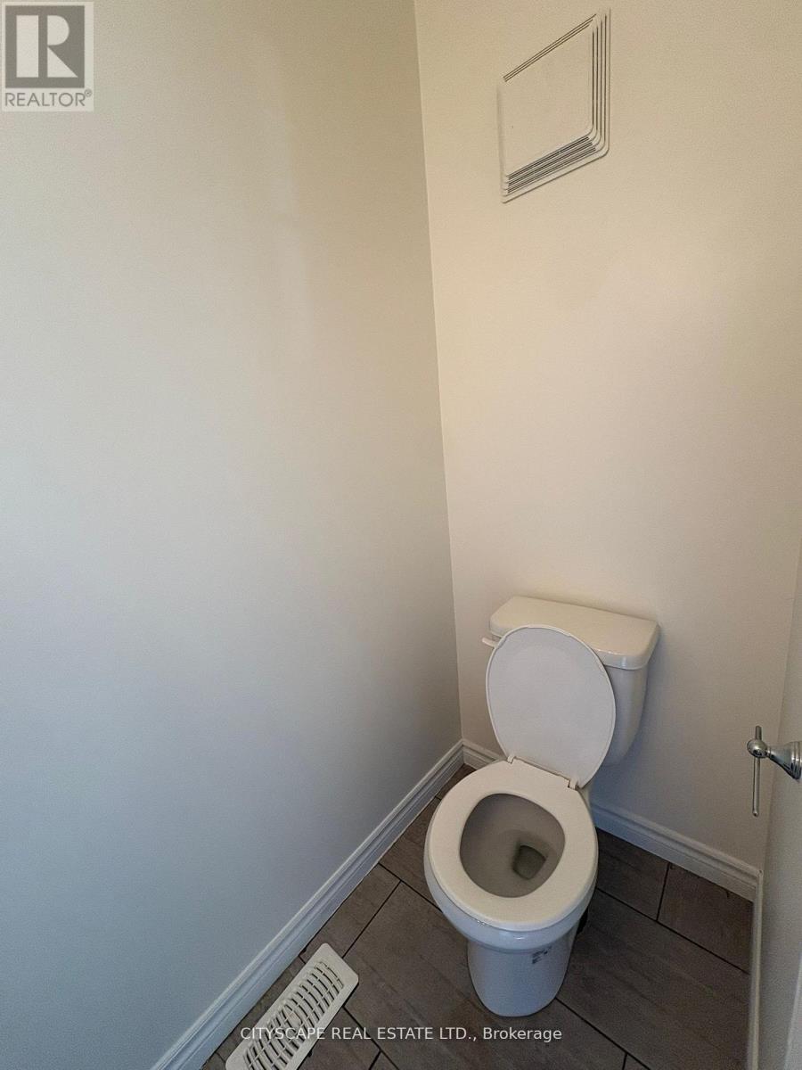 2 - 10 Dufferin Street, Norwich, Ontario  N0J 1P0 - Photo 18 - X12435052