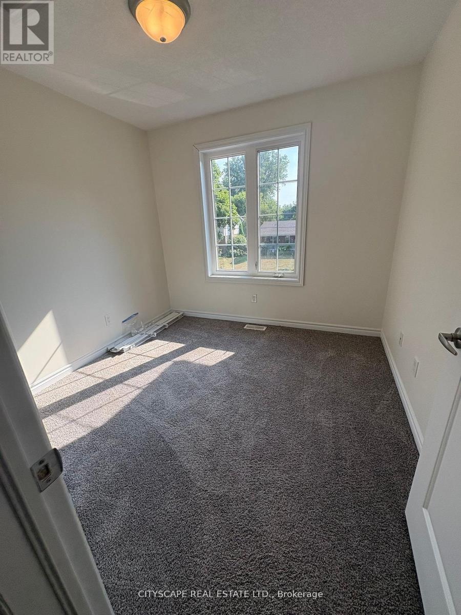 2 - 10 Dufferin Street, Norwich, Ontario  N0J 1P0 - Photo 8 - X12435052