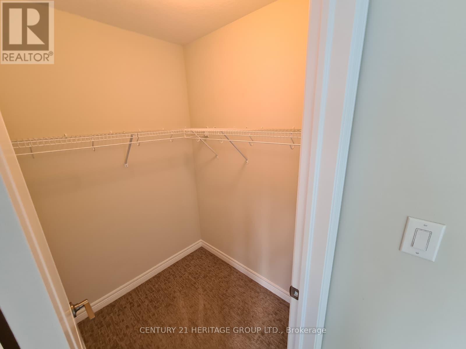 6 Snowberry Lane, Hamilton, Ontario  L8K 0A4 - Photo 11 - X12435055