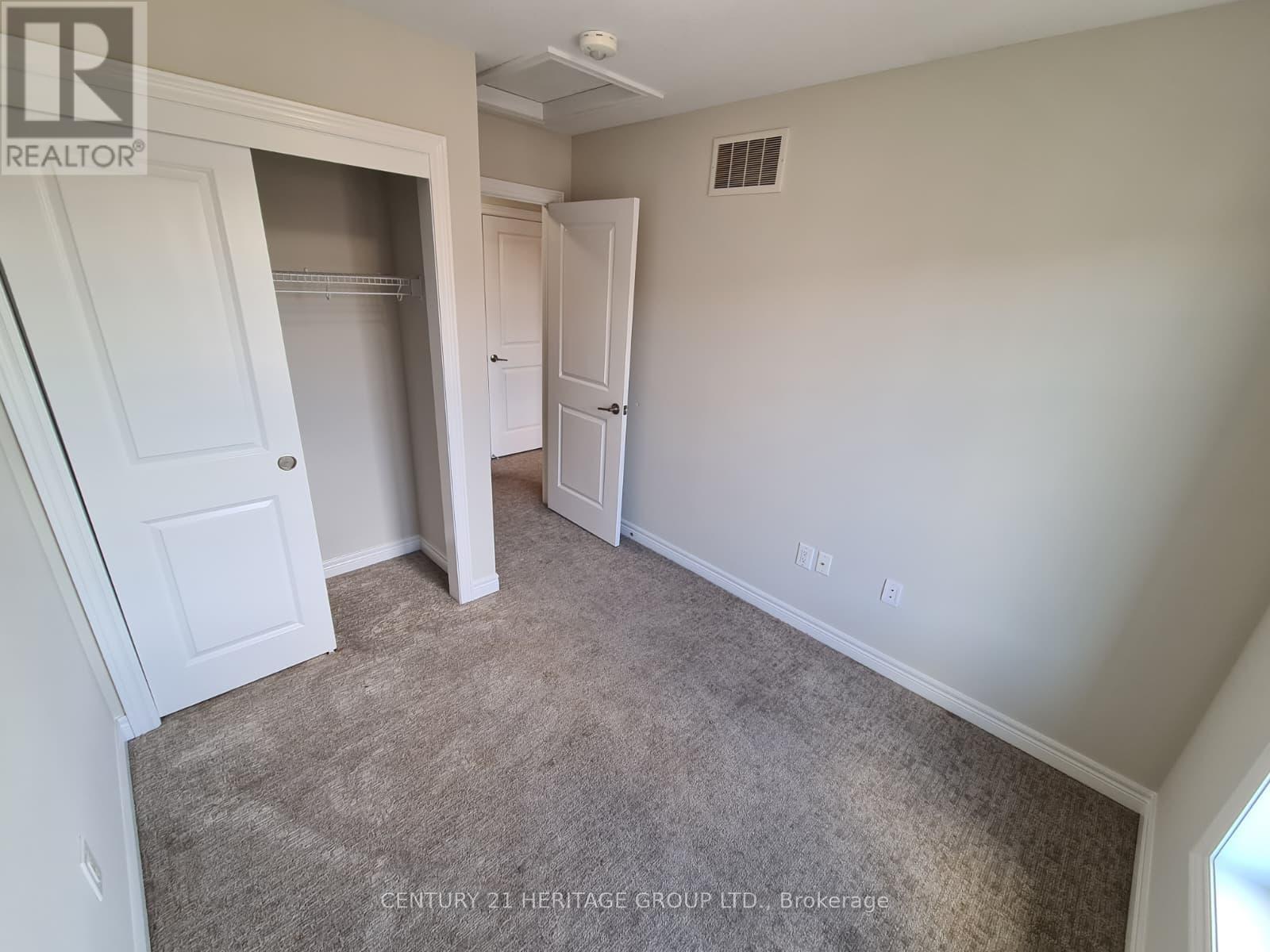 6 Snowberry Lane, Hamilton, Ontario  L8K 0A4 - Photo 13 - X12435055