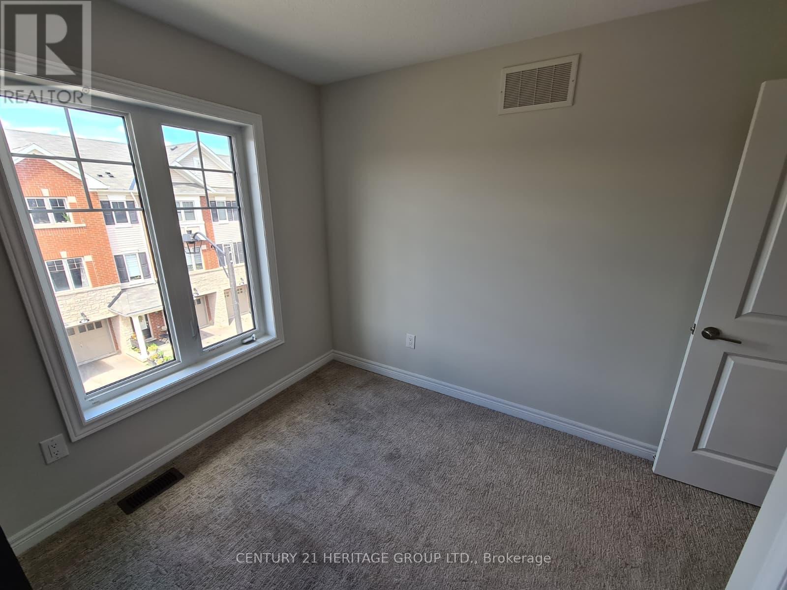 6 Snowberry Lane, Hamilton, Ontario  L8K 0A4 - Photo 14 - X12435055