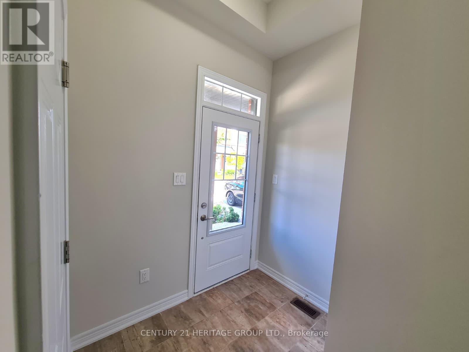 6 Snowberry Lane, Hamilton, Ontario  L8K 0A4 - Photo 3 - X12435055