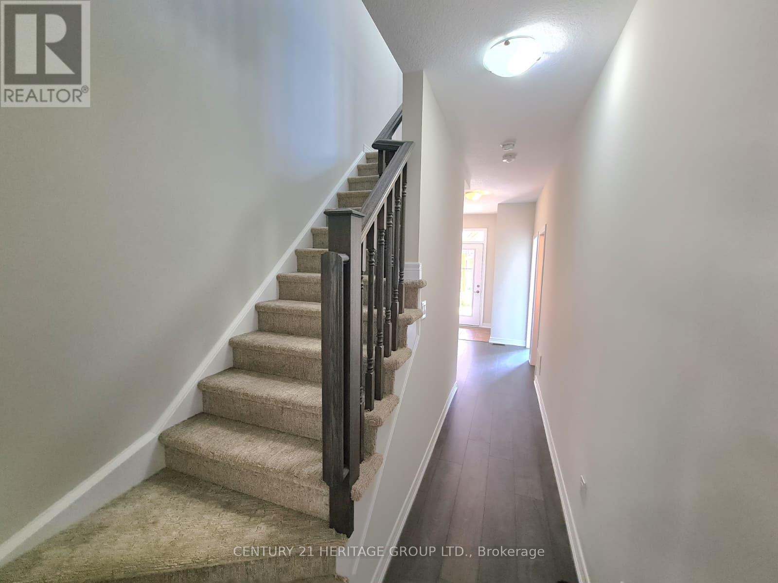 6 Snowberry Lane, Hamilton, Ontario  L8K 0A4 - Photo 4 - X12435055
