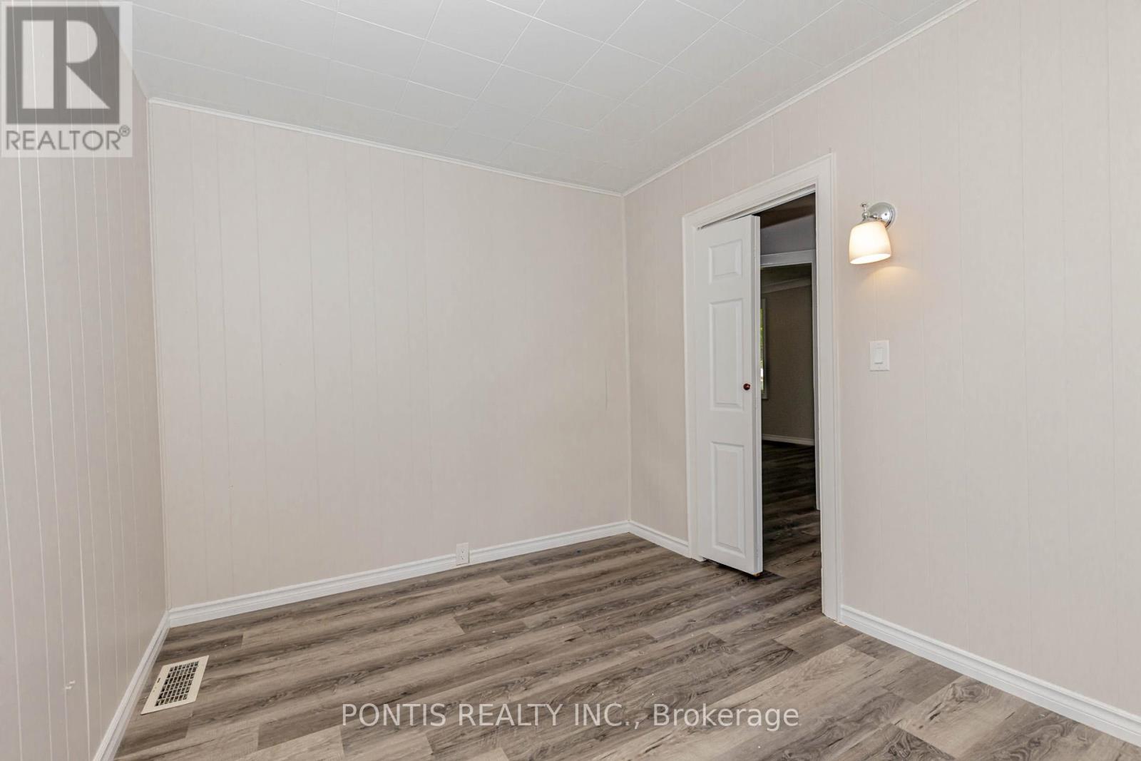 738 Mount Pleasant Road, Brant, Ontario  N0E 1K0 - Photo 21 - X12435059