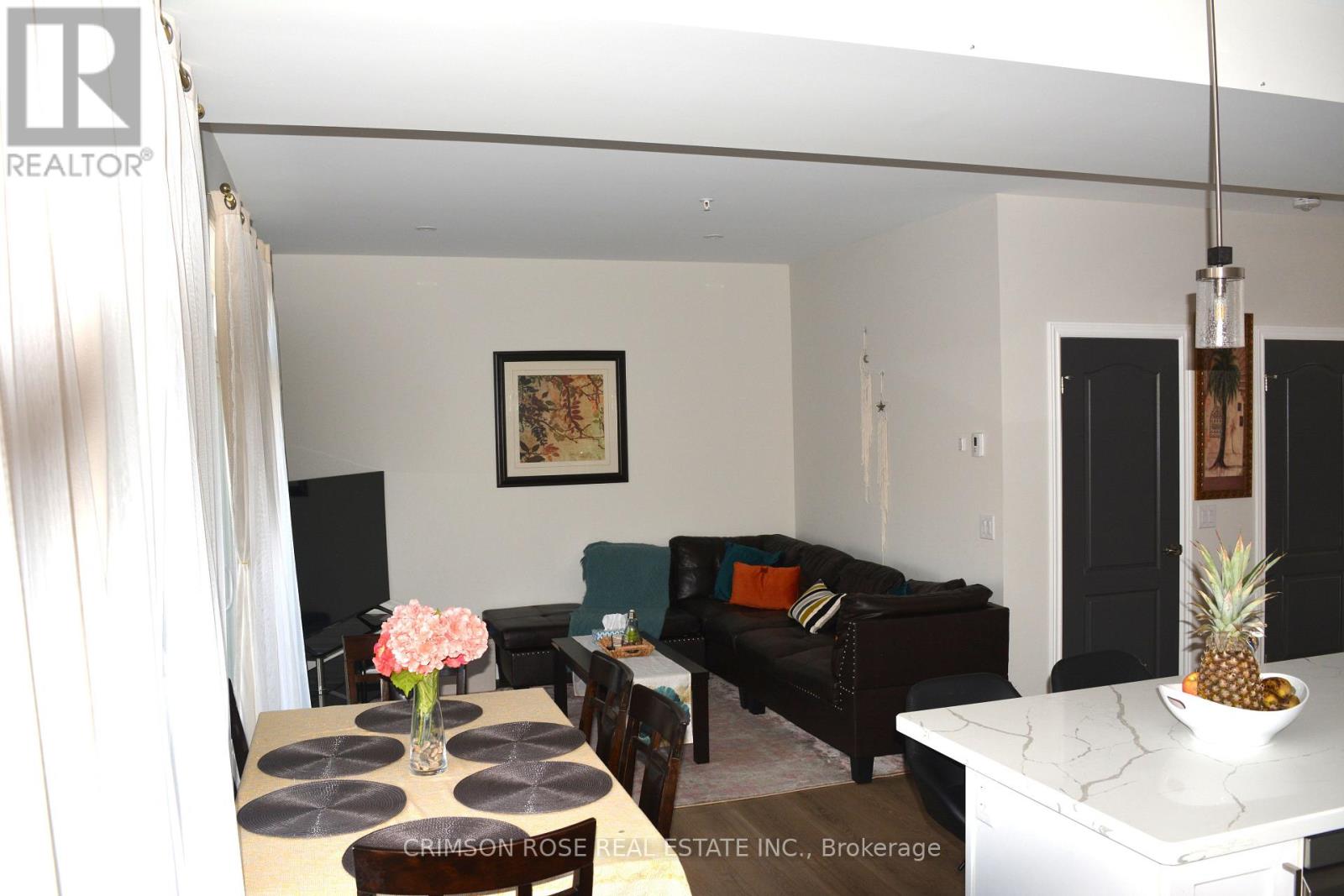 7 Marshall Lane, St. Catharines (Glendale/glenridge), Ontario  L2P 0E8 - Photo 2 - X12435092