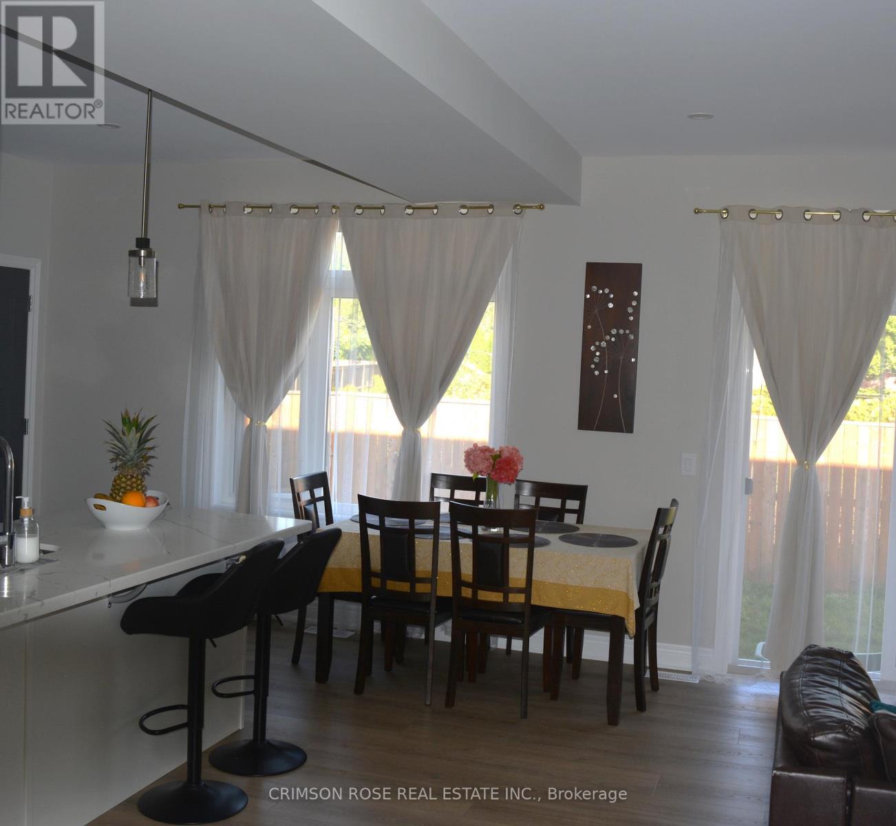 7 Marshall Lane, St. Catharines (Glendale/glenridge), Ontario  L2P 0E8 - Photo 5 - X12435092