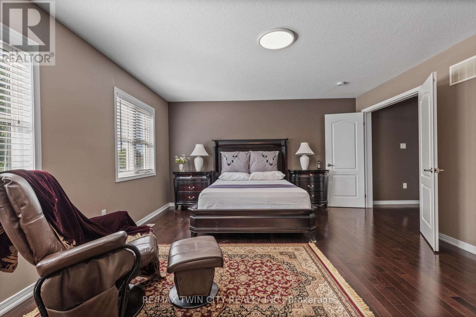 304 Falling Green Crescent, Kitchener, Ontario  N2R 0E9 - Photo 18 - X12435095