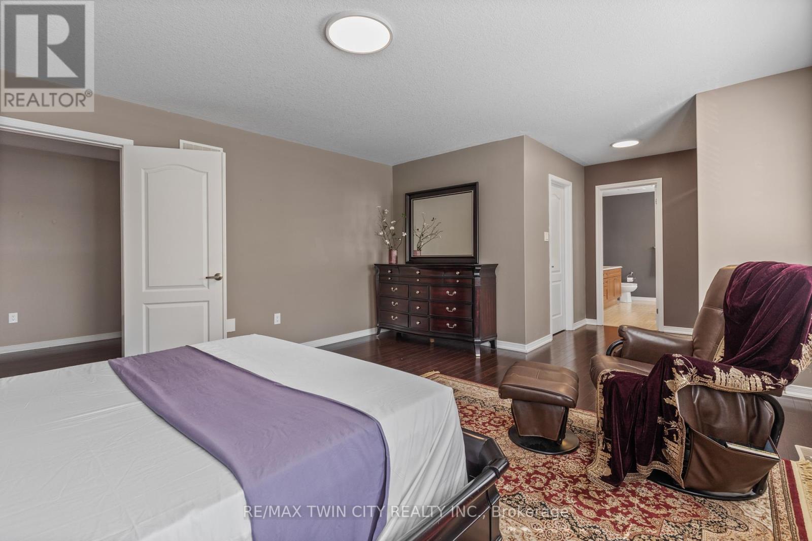 304 Falling Green Crescent, Kitchener, Ontario  N2R 0E9 - Photo 19 - X12435095