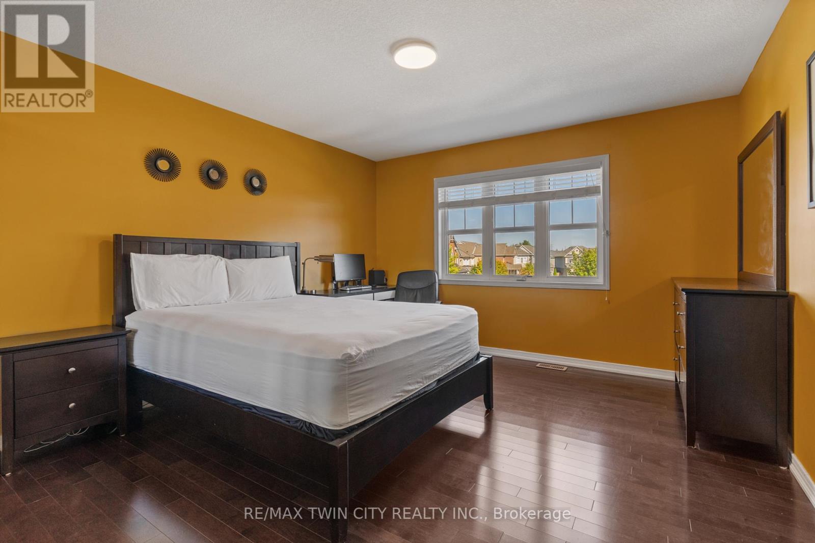 304 Falling Green Crescent, Kitchener, Ontario  N2R 0E9 - Photo 21 - X12435095