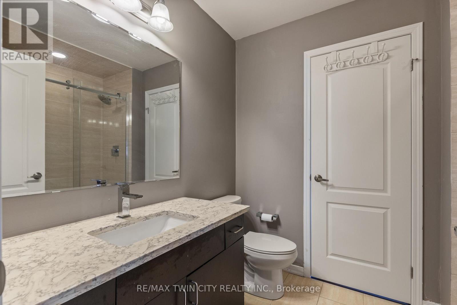 304 Falling Green Crescent, Kitchener, Ontario  N2R 0E9 - Photo 22 - X12435095