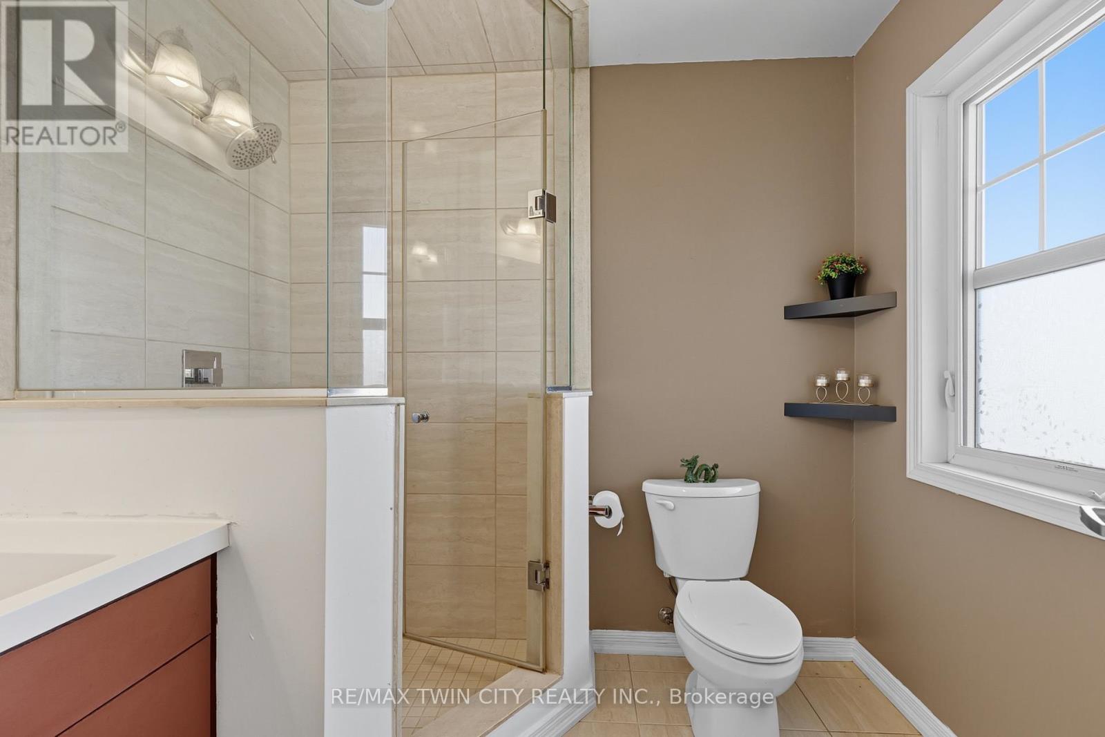 304 Falling Green Crescent, Kitchener, Ontario  N2R 0E9 - Photo 25 - X12435095