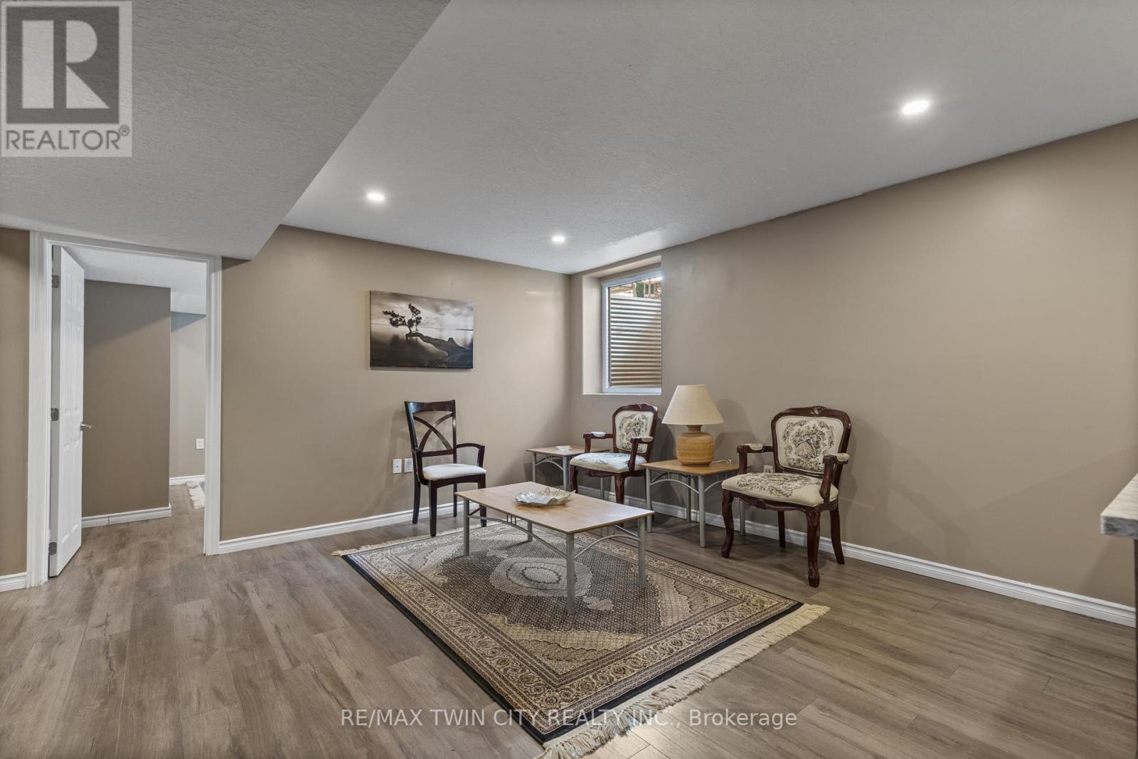 304 Falling Green Crescent, Kitchener, Ontario  N2R 0E9 - Photo 27 - X12435095