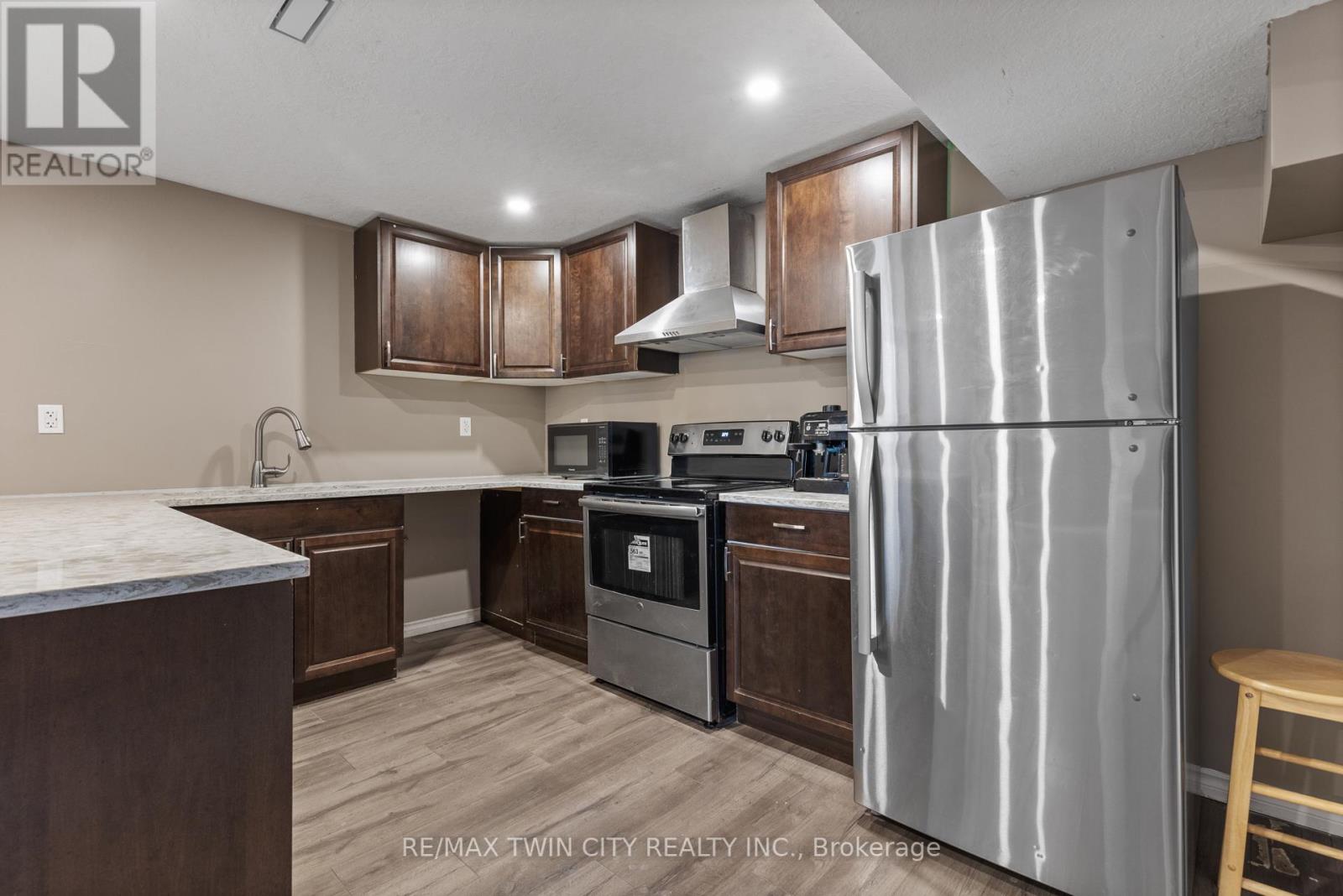 304 Falling Green Crescent, Kitchener, Ontario  N2R 0E9 - Photo 28 - X12435095