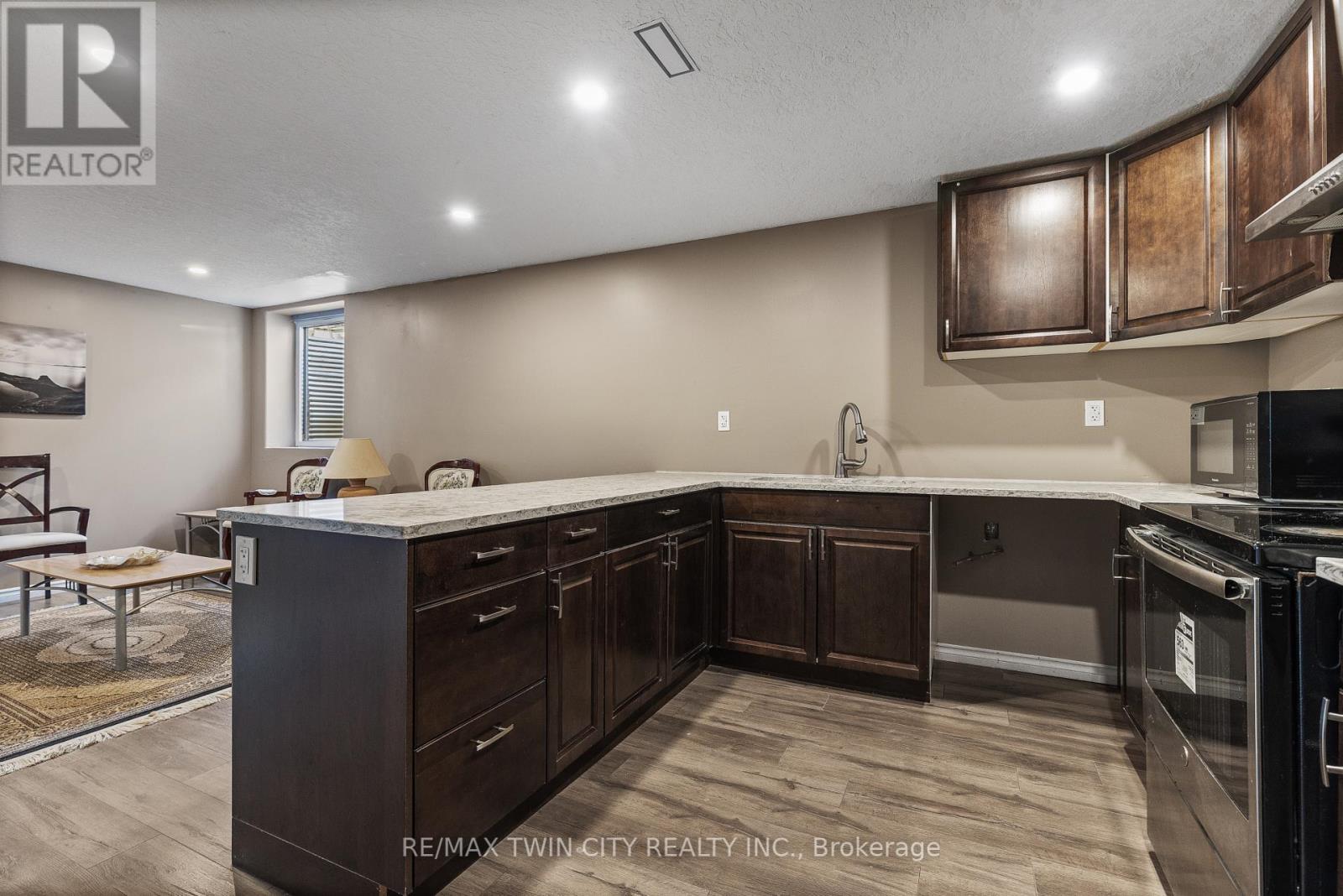 304 Falling Green Crescent, Kitchener, Ontario  N2R 0E9 - Photo 29 - X12435095