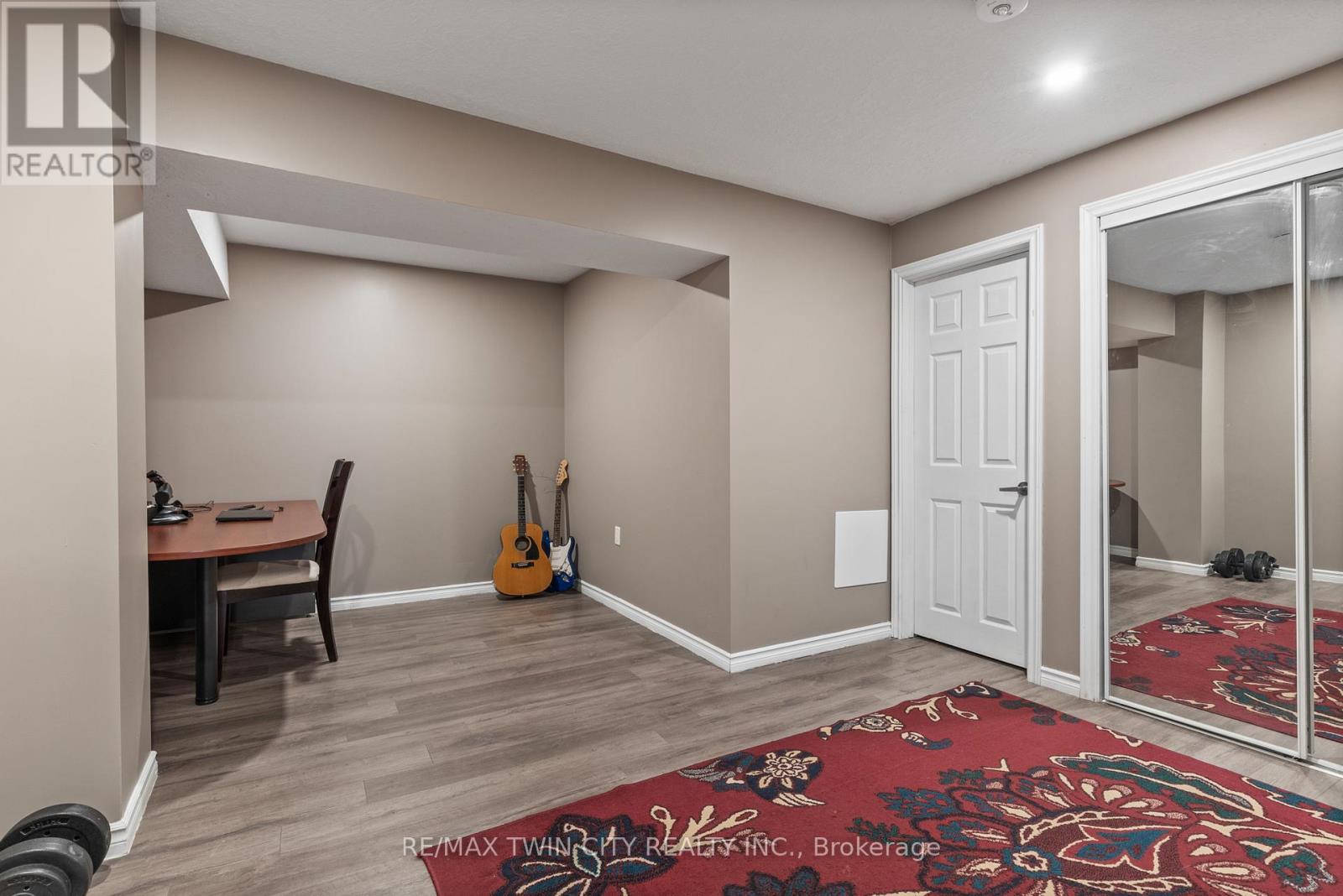 304 Falling Green Crescent, Kitchener, Ontario  N2R 0E9 - Photo 34 - X12435095