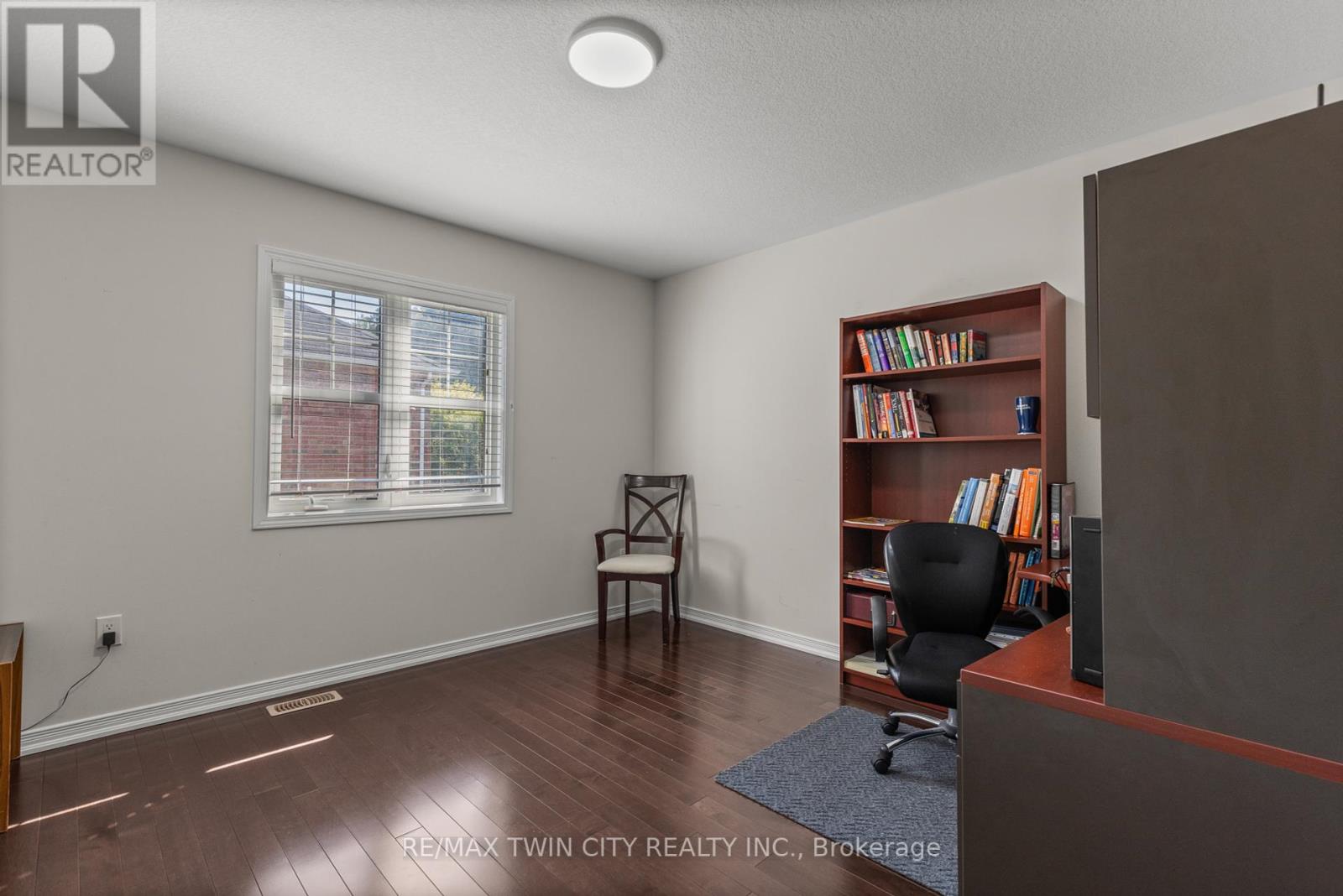 304 Falling Green Crescent, Kitchener, Ontario  N2R 0E9 - Photo 35 - X12435095