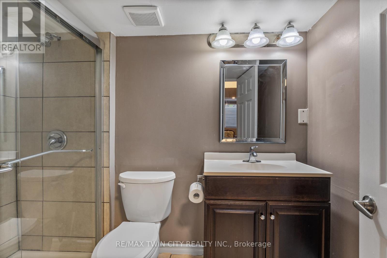 304 Falling Green Crescent, Kitchener, Ontario  N2R 0E9 - Photo 37 - X12435095