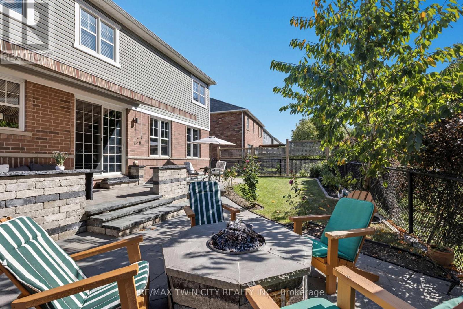 304 Falling Green Crescent, Kitchener, Ontario  N2R 0E9 - Photo 47 - X12435095