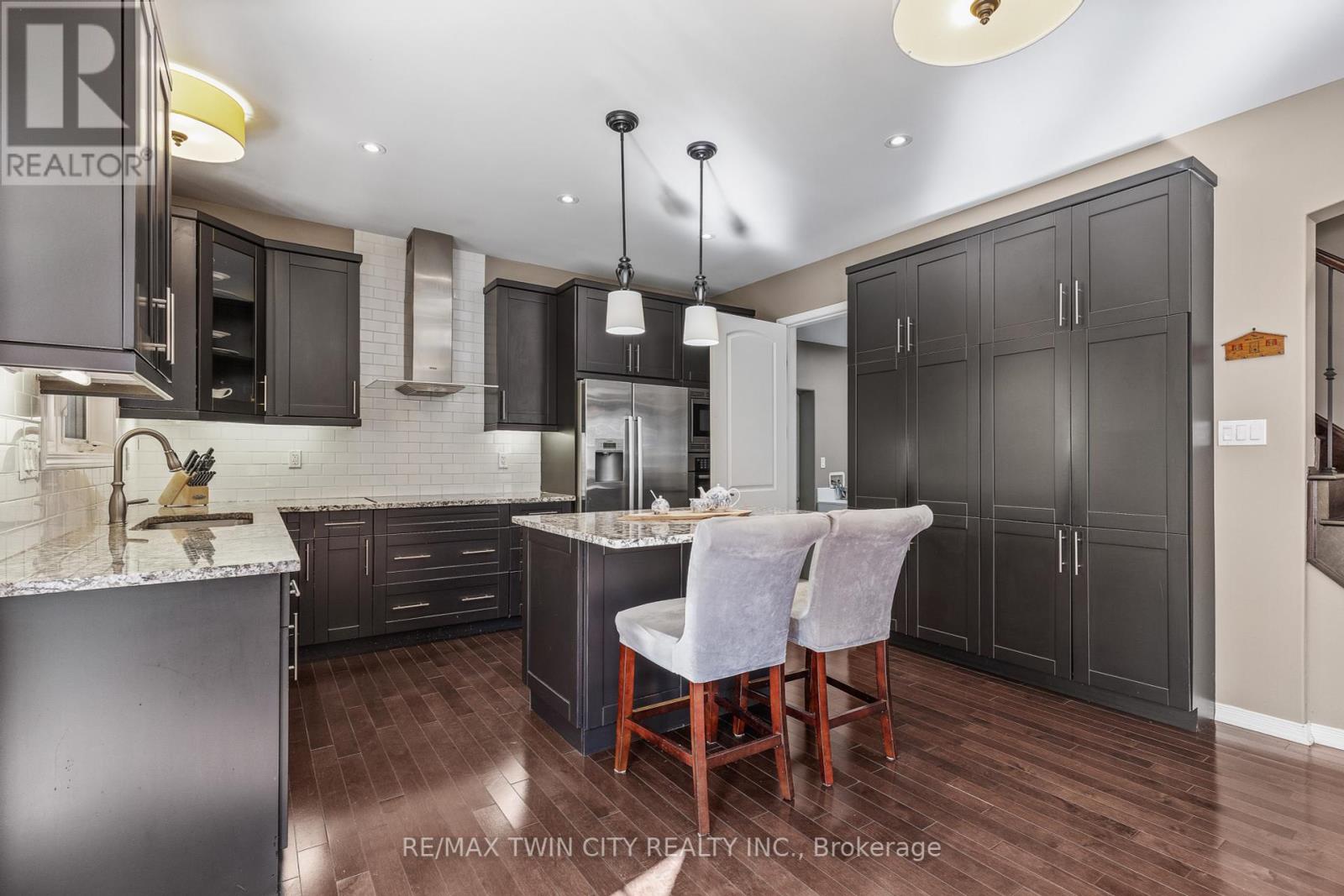 304 Falling Green Crescent, Kitchener, Ontario  N2R 0E9 - Photo 9 - X12435095