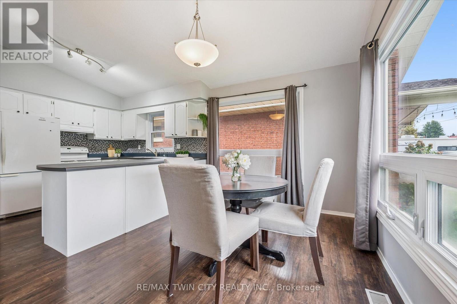 635 Raglan Street, Minto, Ontario  N0G 2P0 - Photo 11 - X12435106