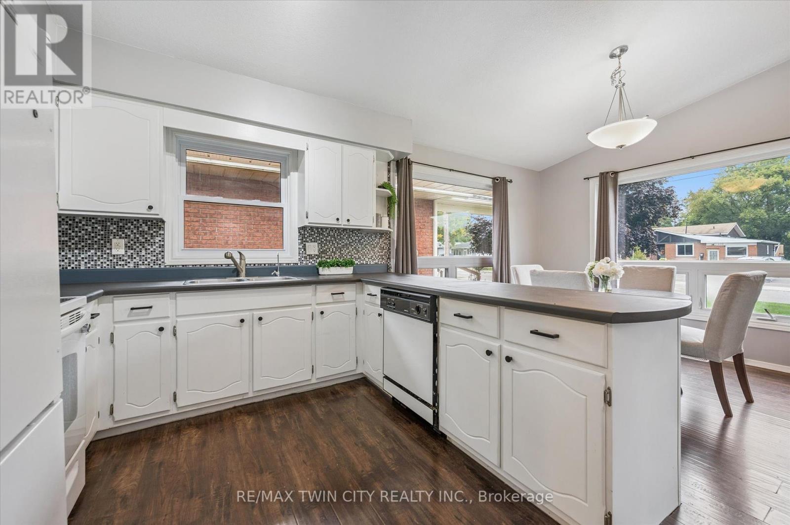 635 Raglan Street, Minto, Ontario  N0G 2P0 - Photo 16 - X12435106