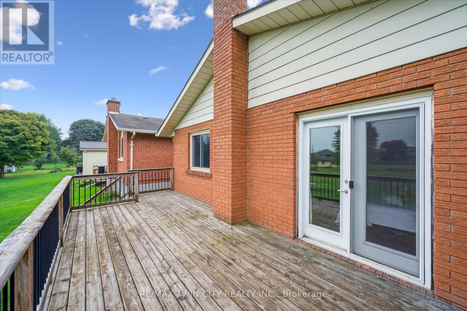 635 Raglan Street, Minto, Ontario  N0G 2P0 - Photo 37 - X12435106