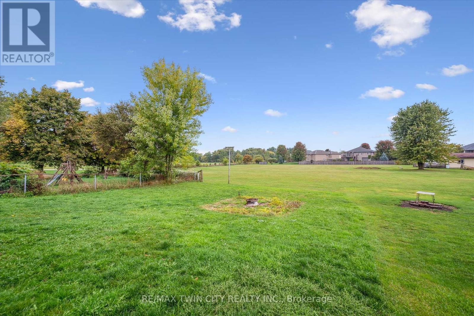 635 Raglan Street, Minto, Ontario  N0G 2P0 - Photo 39 - X12435106
