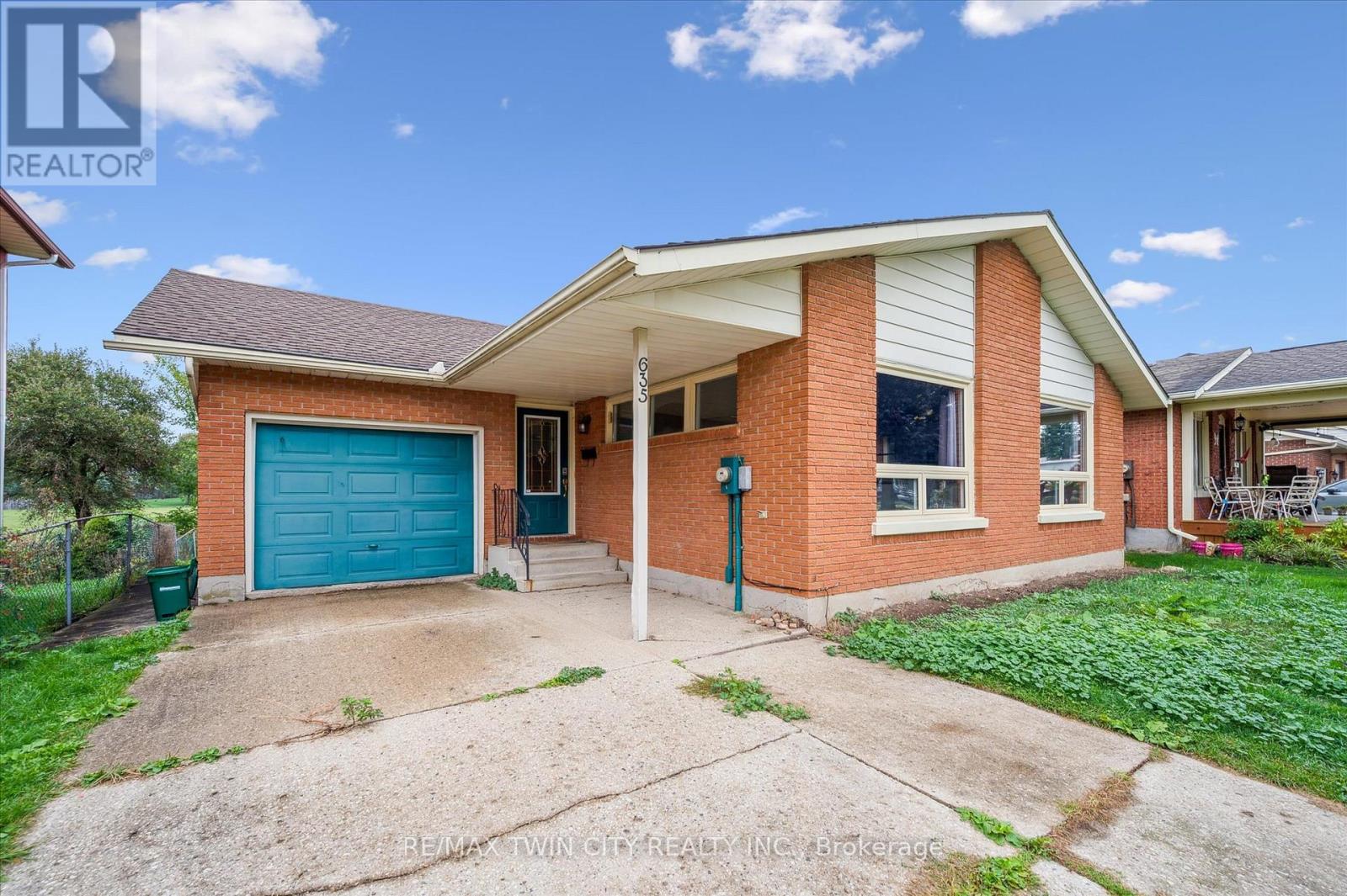 635 Raglan Street, Minto, Ontario  N0G 2P0 - Photo 4 - X12435106