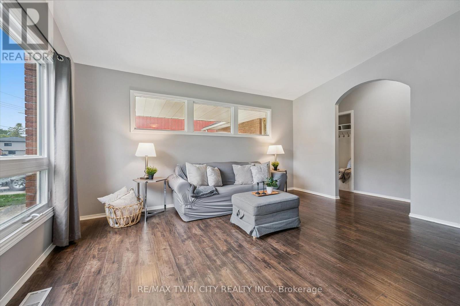 635 Raglan Street, Minto, Ontario  N0G 2P0 - Photo 8 - X12435106
