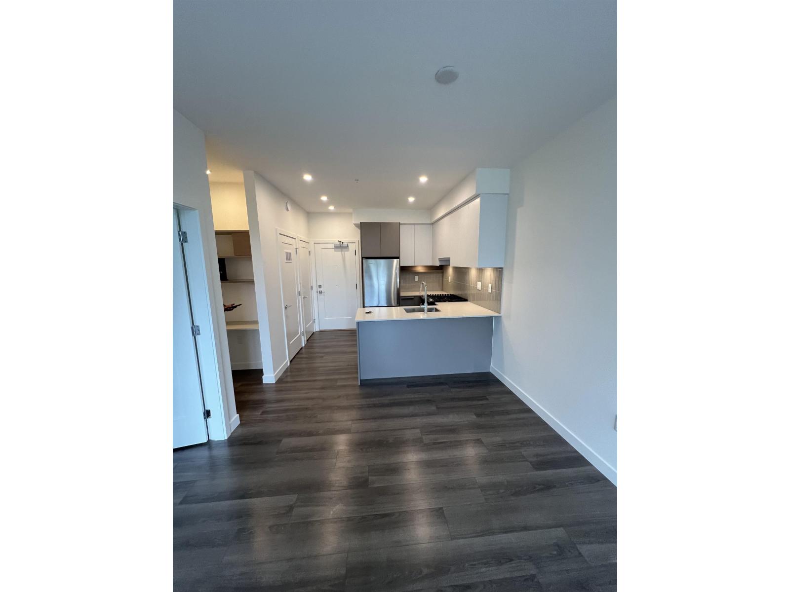 411 13788 76 Avenue, Surrey, British Columbia  V3W 3V9 - Photo 5 - R3052544