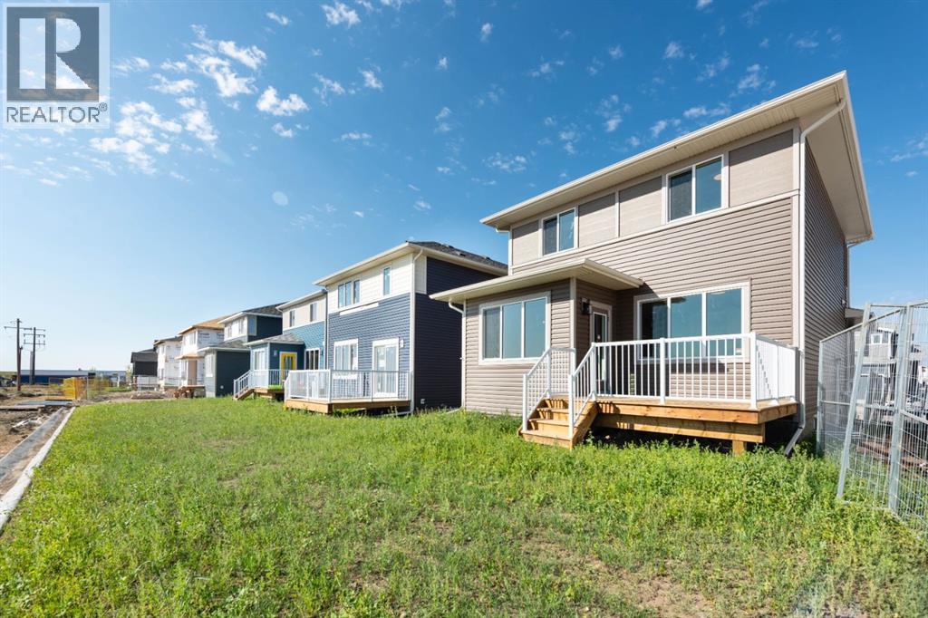 137 Clearwater Terrace, Chestermere, Alberta  T1X 3A7 - Photo 3 - A2252787