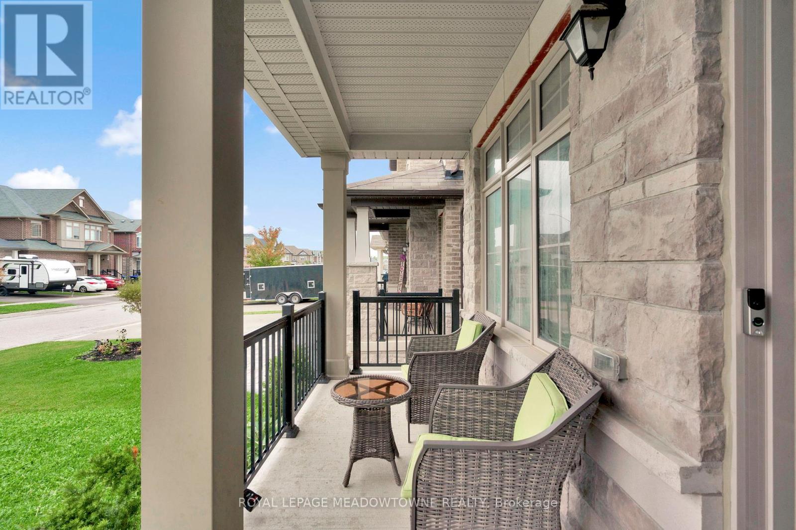 1029 Barton Way, Innisfil, Ontario  L9S 4R7 - Photo 3 - N12435054