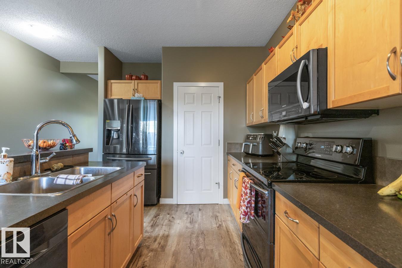 3133 Trelle Lo Nw, Edmonton, Alberta  T6R 0A1 - Photo 9 - E4460110