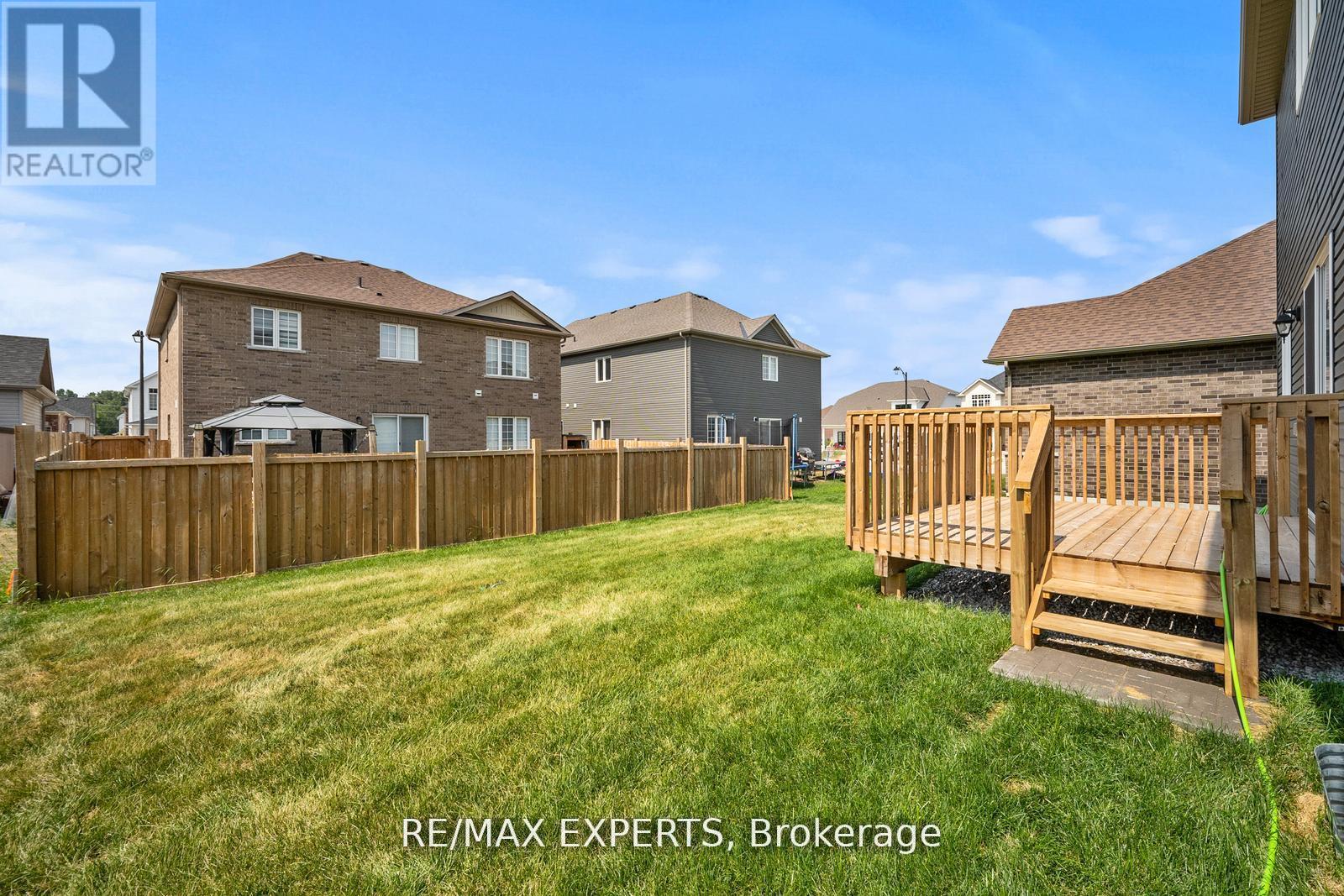 216 Cubitt Street, Clearview, Ontario  L0M 1S0 - Photo 37 - S12432512