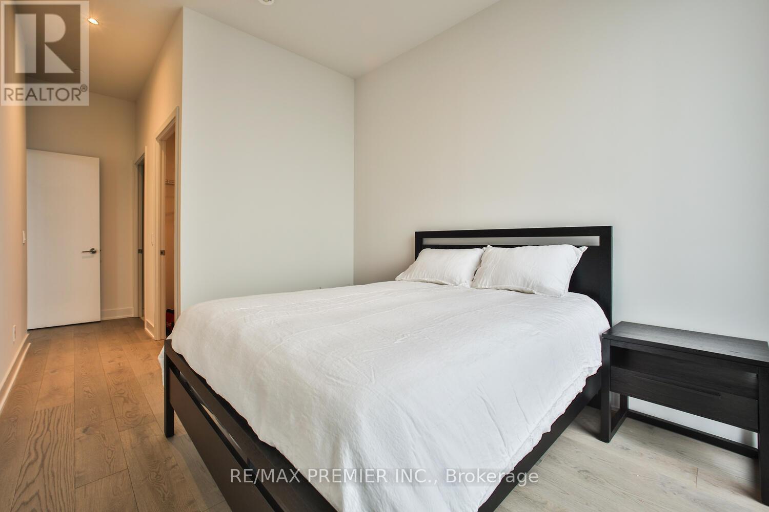 5006 - 8 Cumberland Street, Toronto, Ontario  M4W 0B6 - Photo 24 - C12435201