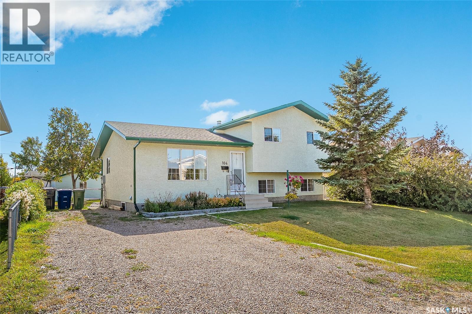 104 4th Street, Dundurn, Saskatchewan  S0K 1K0 - Photo 1 - SK019484