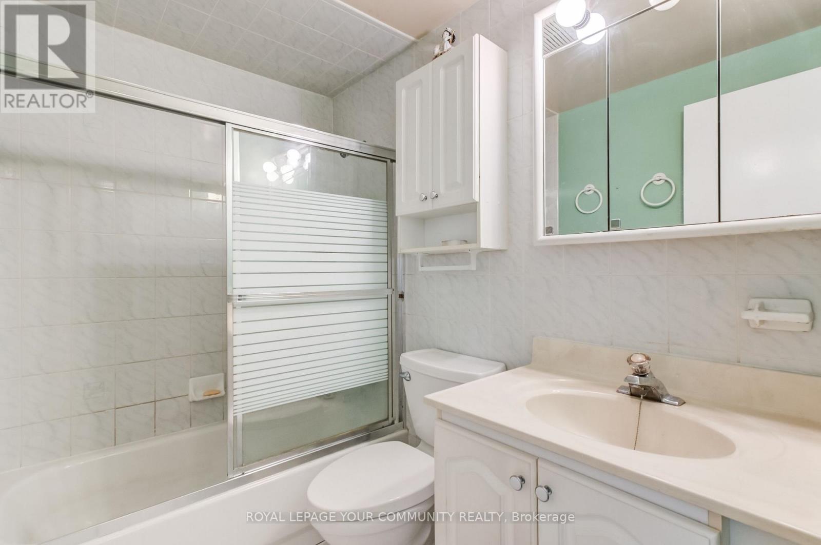 17 Truro Crescent, Toronto, Ontario  M1V 2H7 - Photo 16 - E12435170