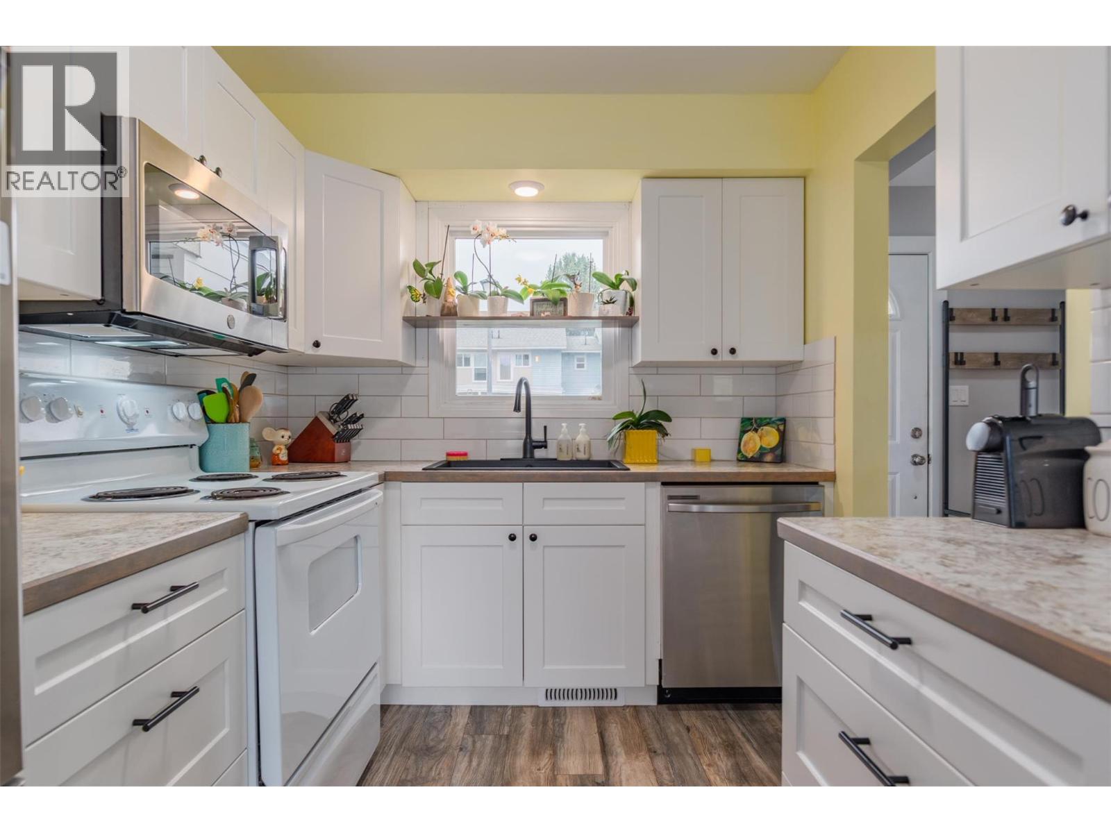 1206 Primrose Street, Trail, British Columbia  V1R 4M7 - Photo 6 - 10364471