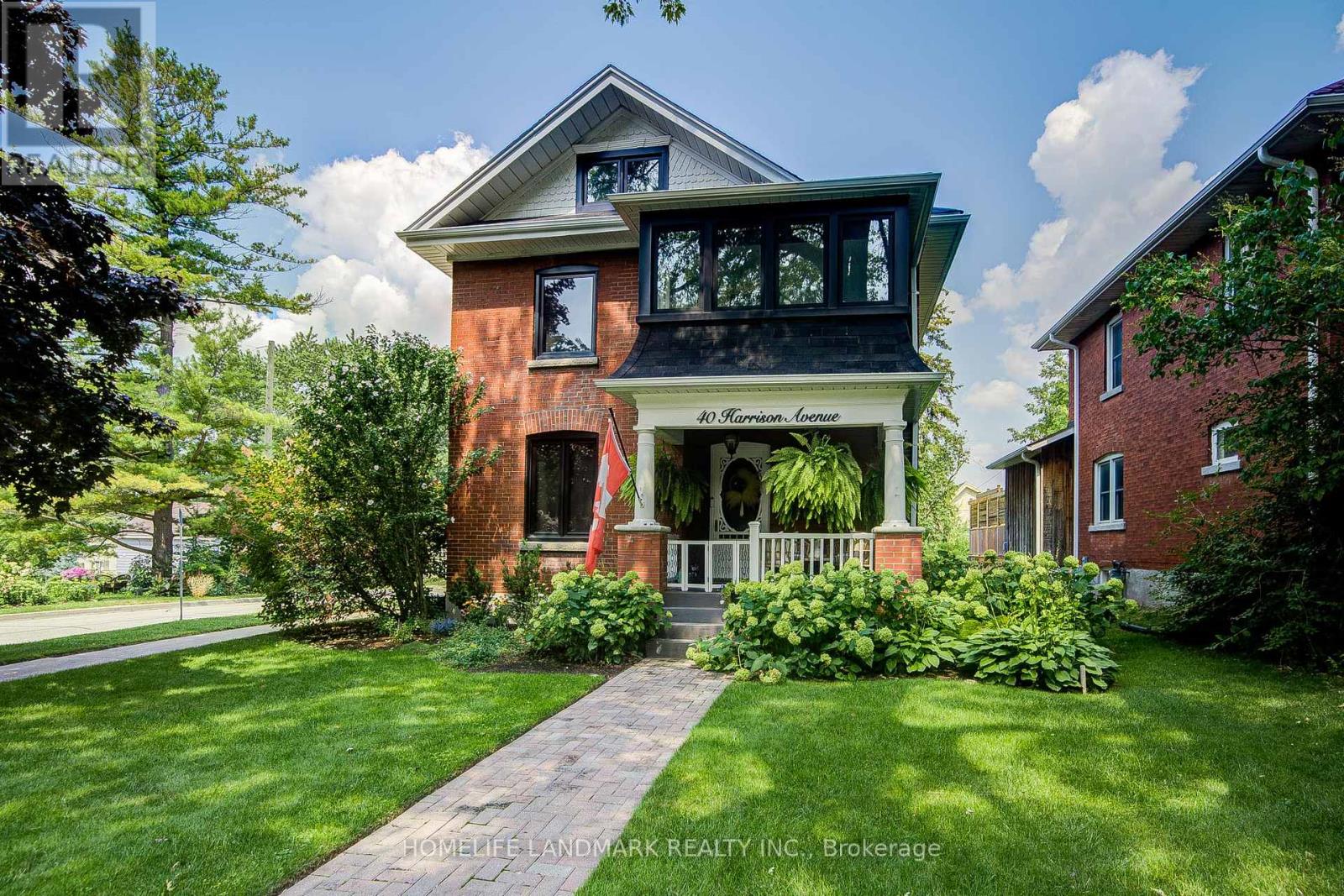 40 HARRISON AVENUE, Aurora, Ontario